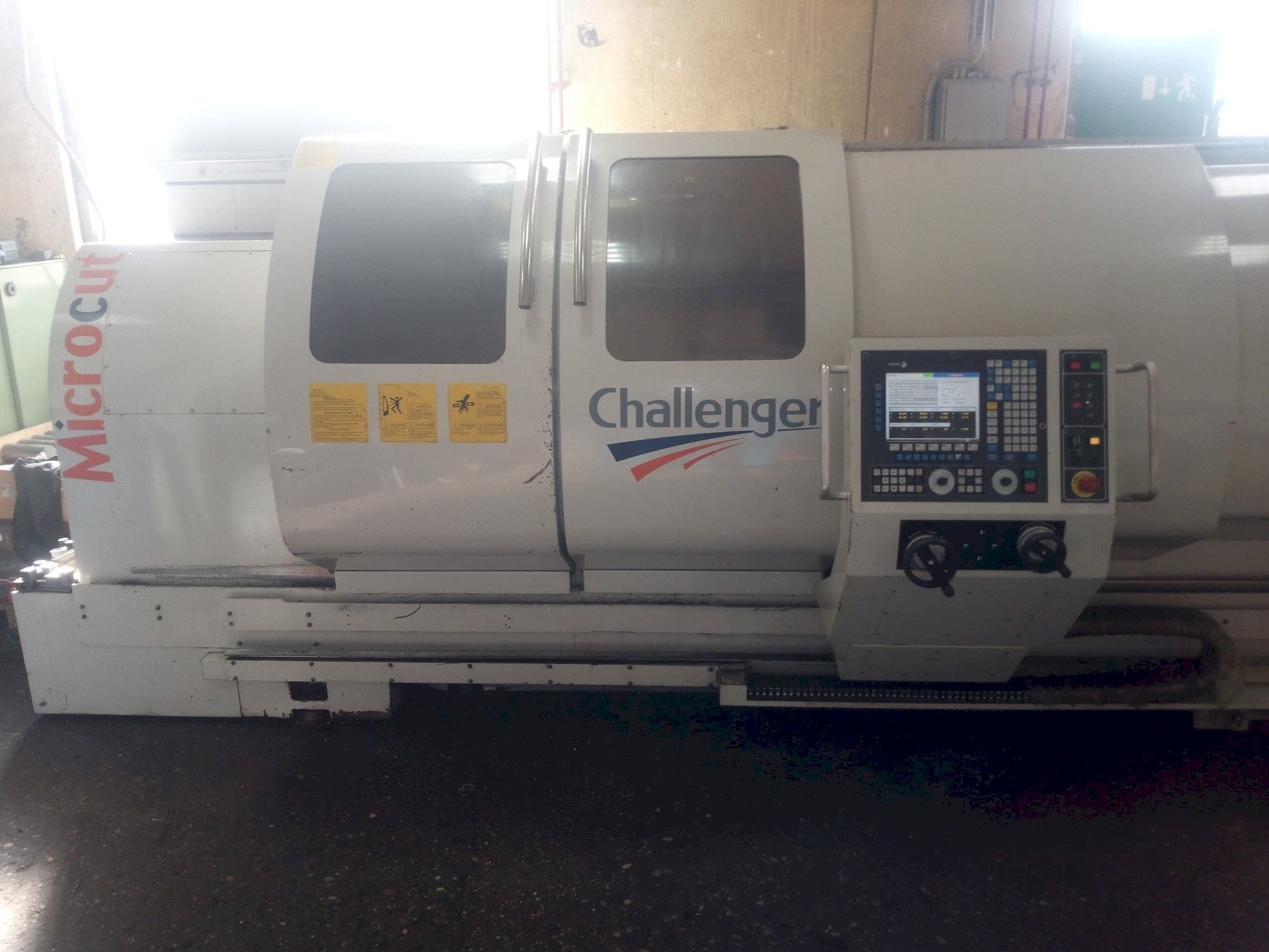 MICROCUT BNC 2280-maskinen framifrån