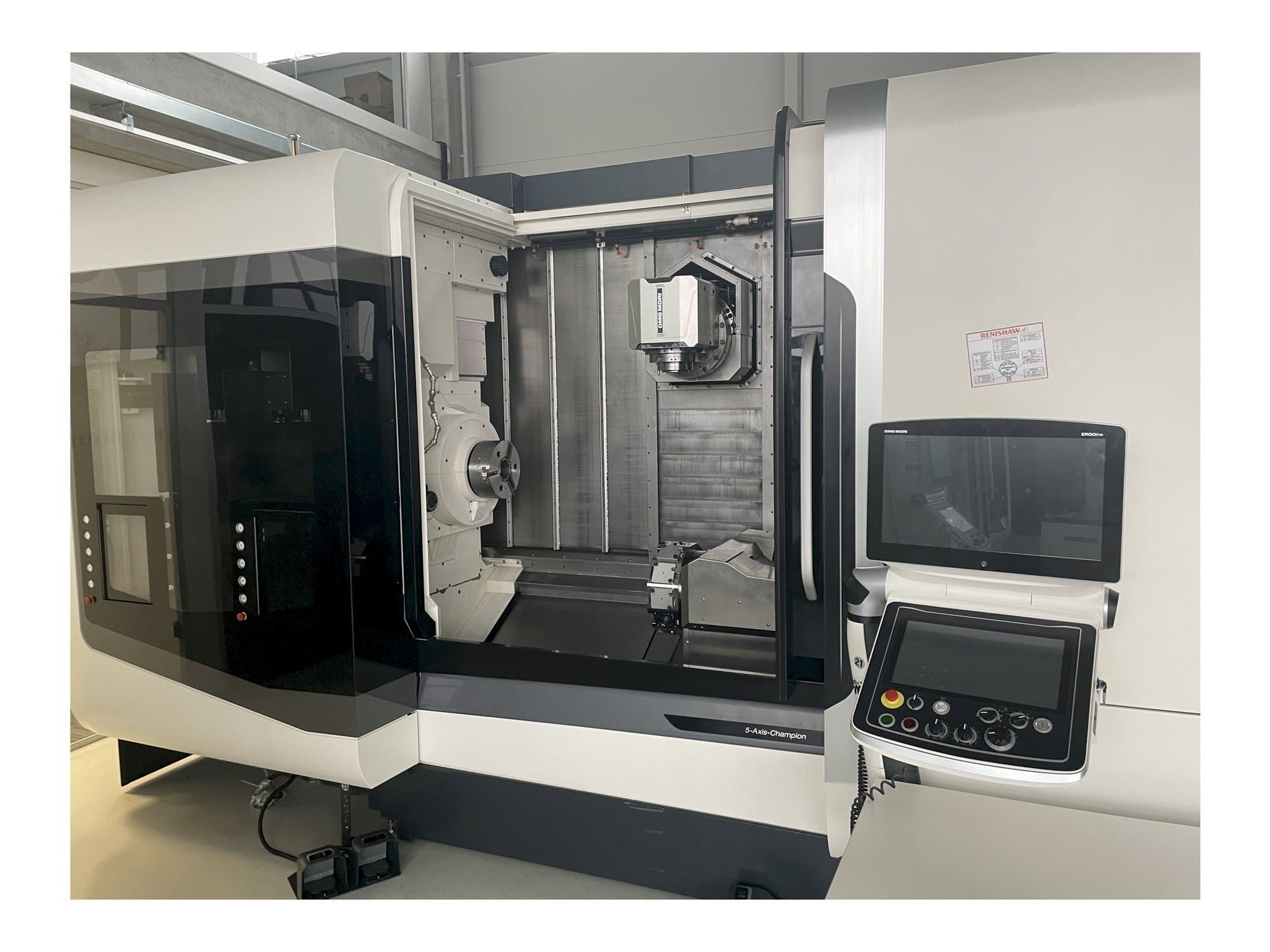 DMG MORI NTX 2500/1500-maskinen framifrån