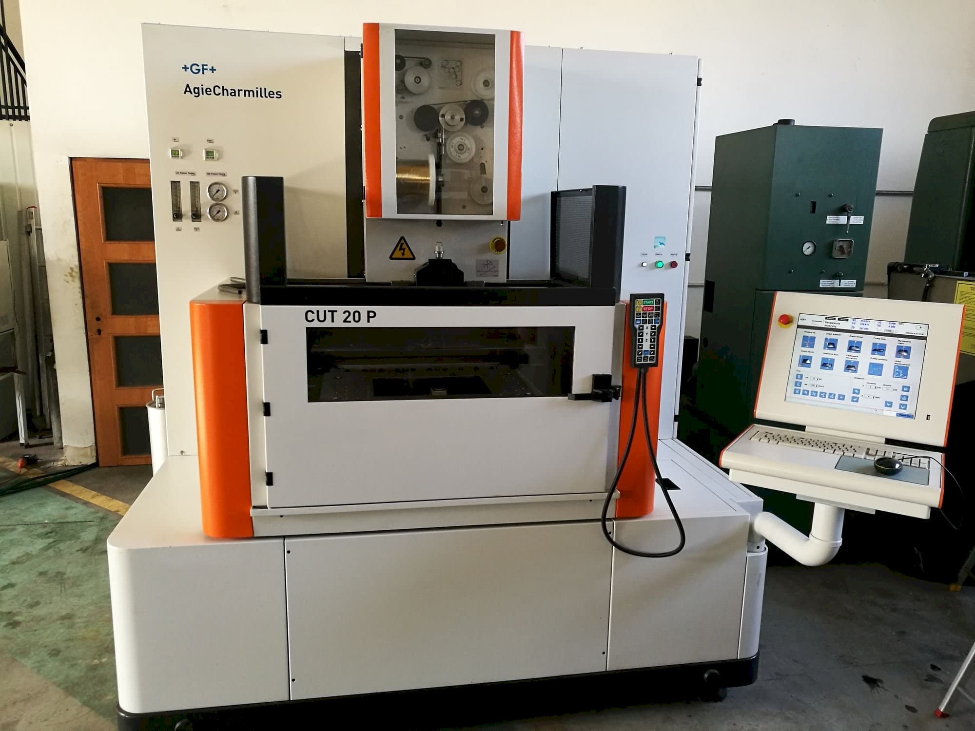 AgieCharmilles CUT 20 P-maskinen framifrån