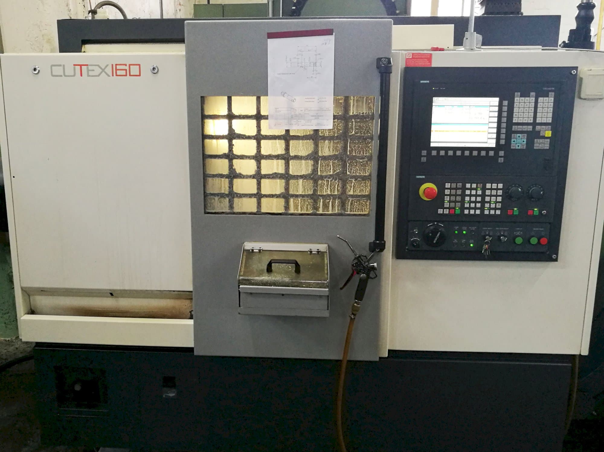 HWACHEON-maskinen framifrånCUTEX-160