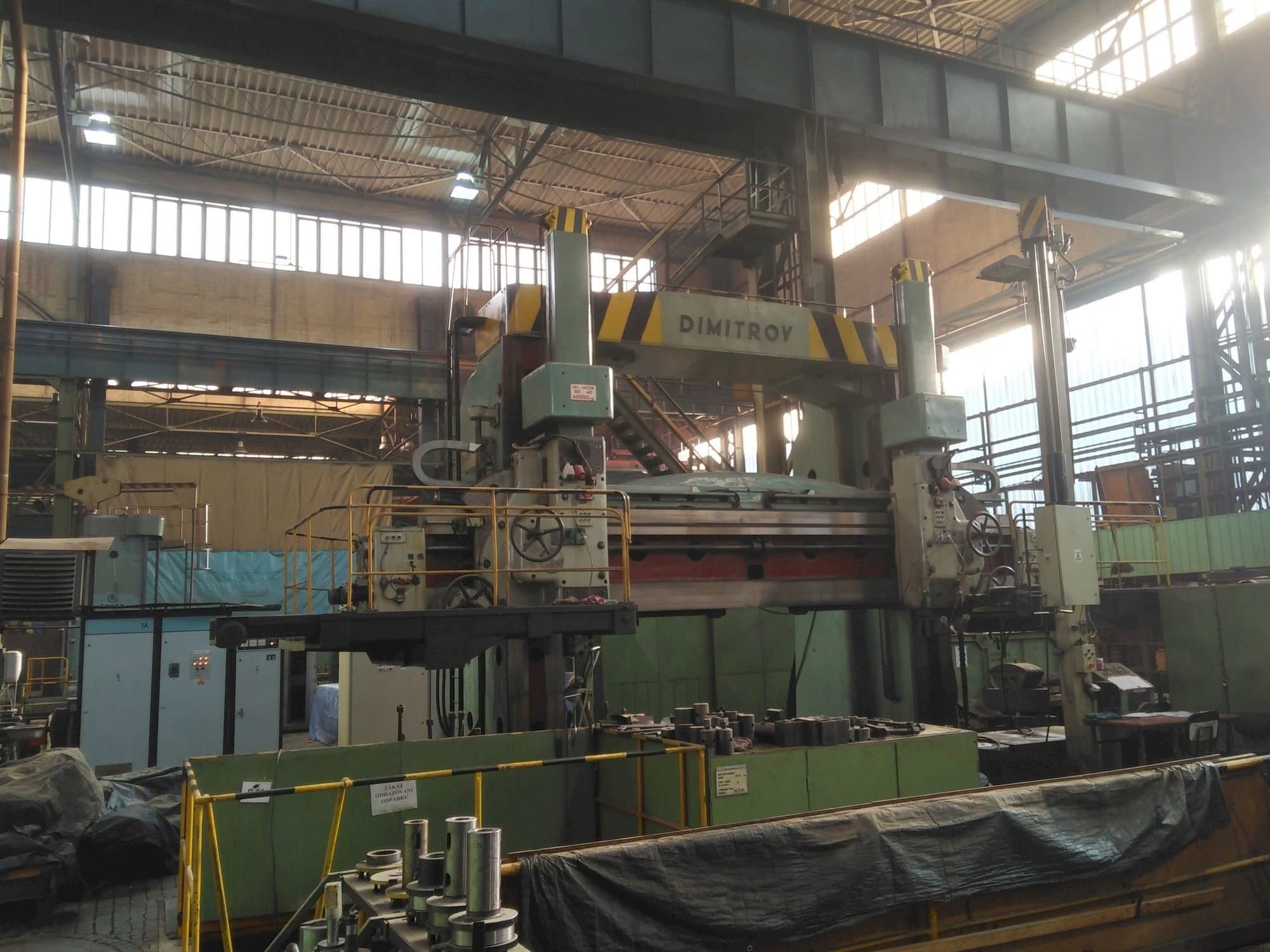 Dimitrov 4000-maskinen sedd från vänster