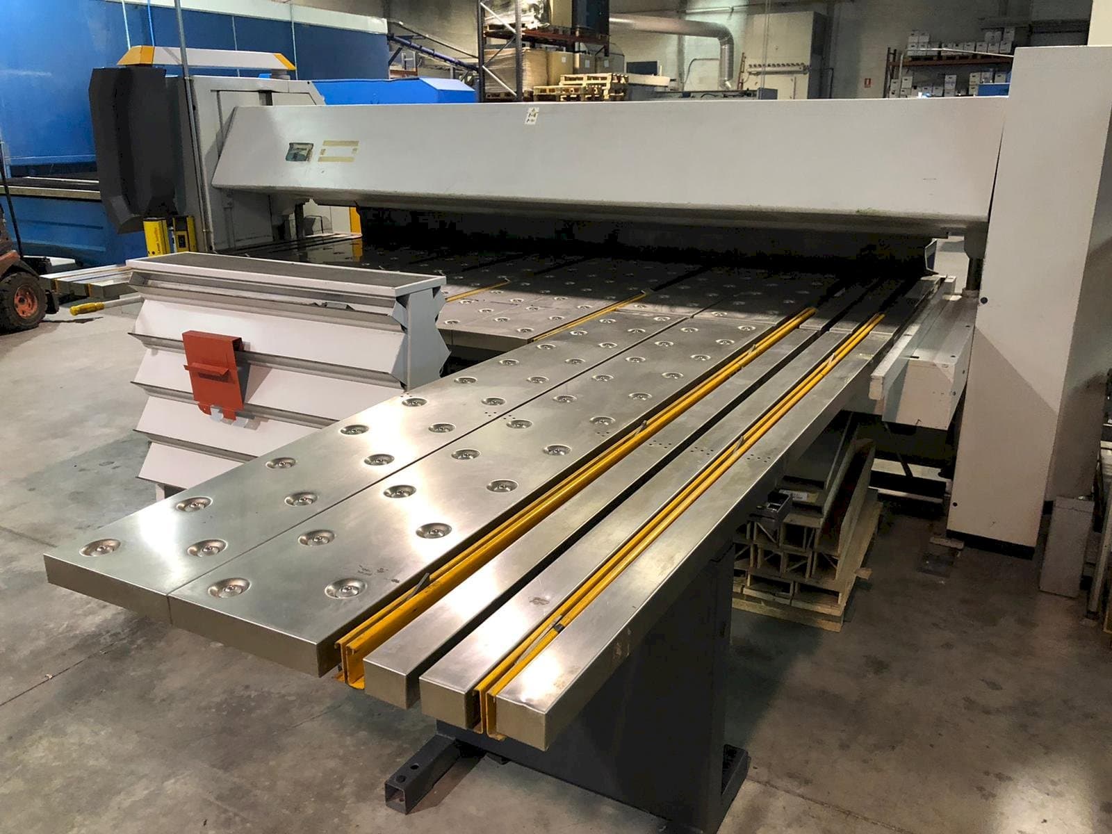 RAS Flexibend 73.30-maskinen framifrån