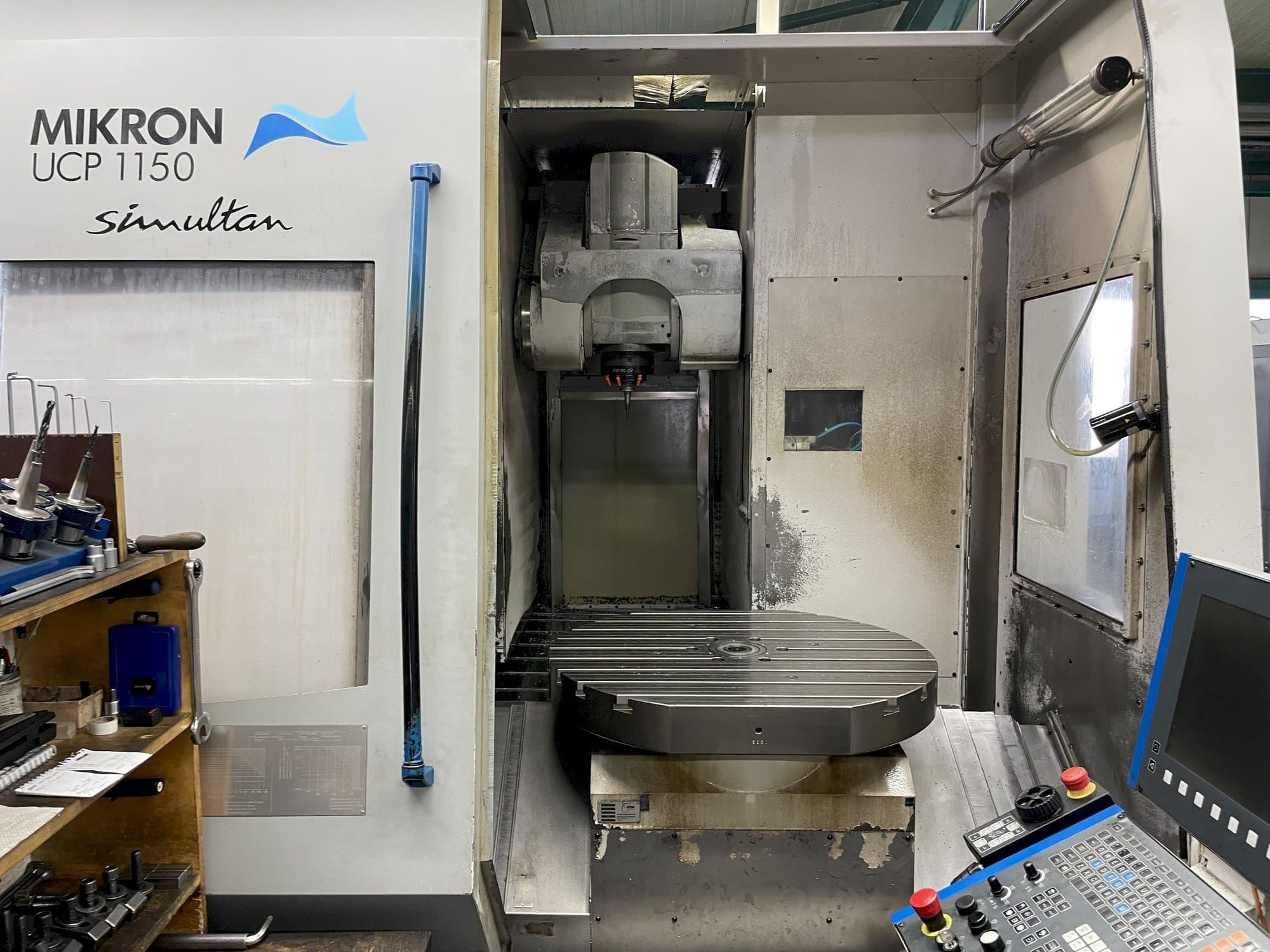 MIKRON UCP 1150 SIMULTAN-maskinen framifrån