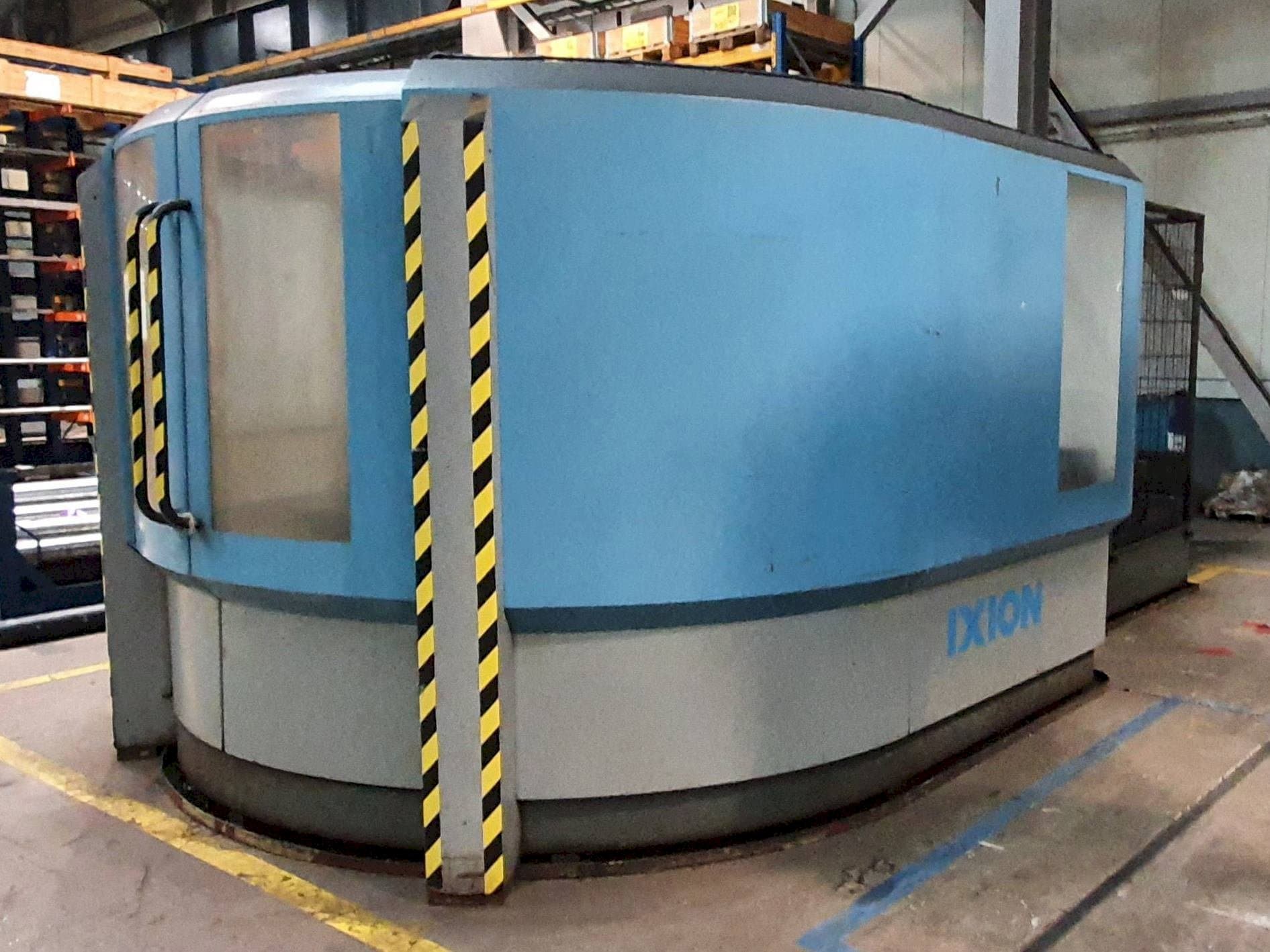 IXION TL1004-maskinen framifrån