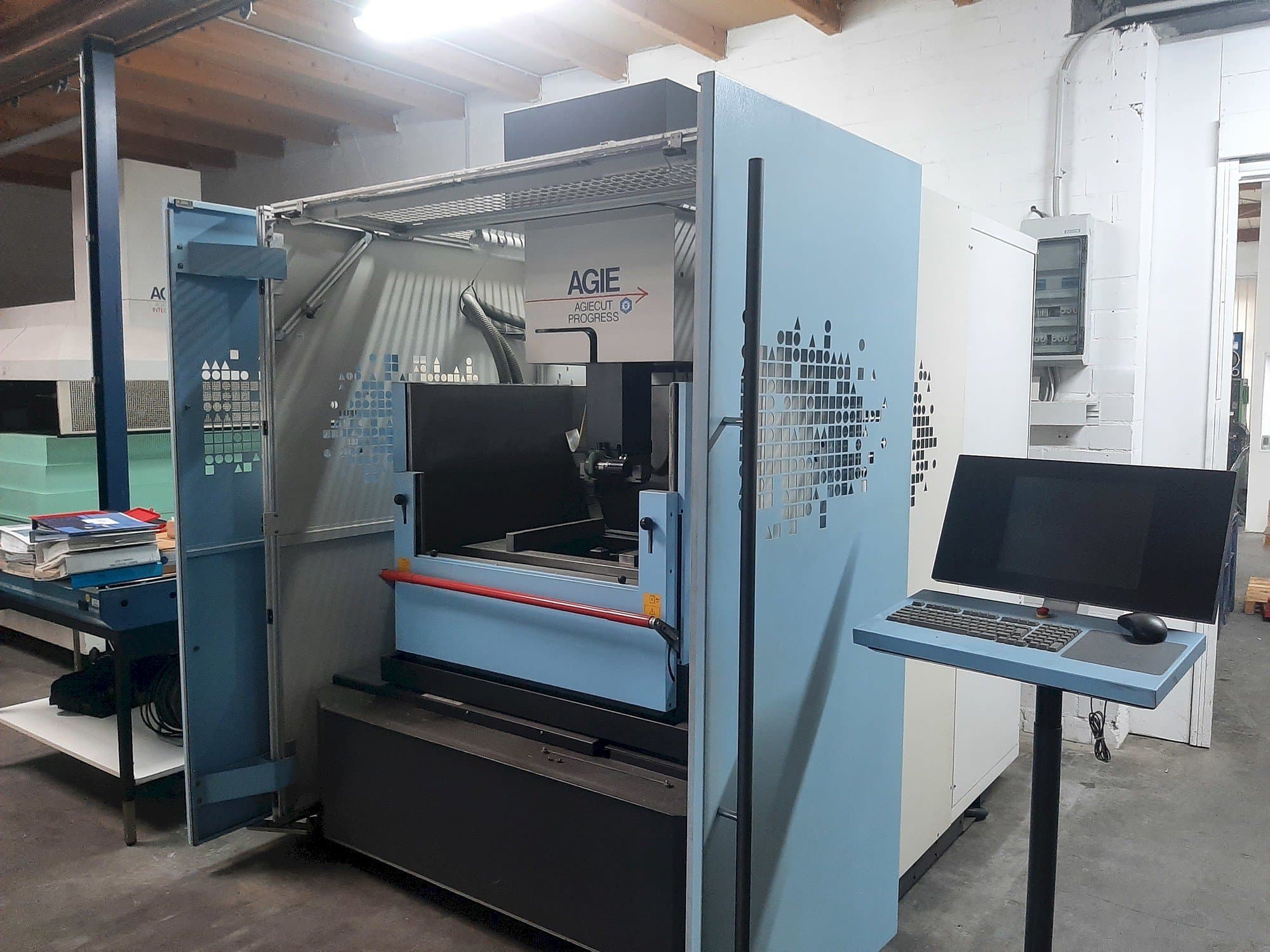 AGIE Agiecut Progress 3-maskinen framifrån