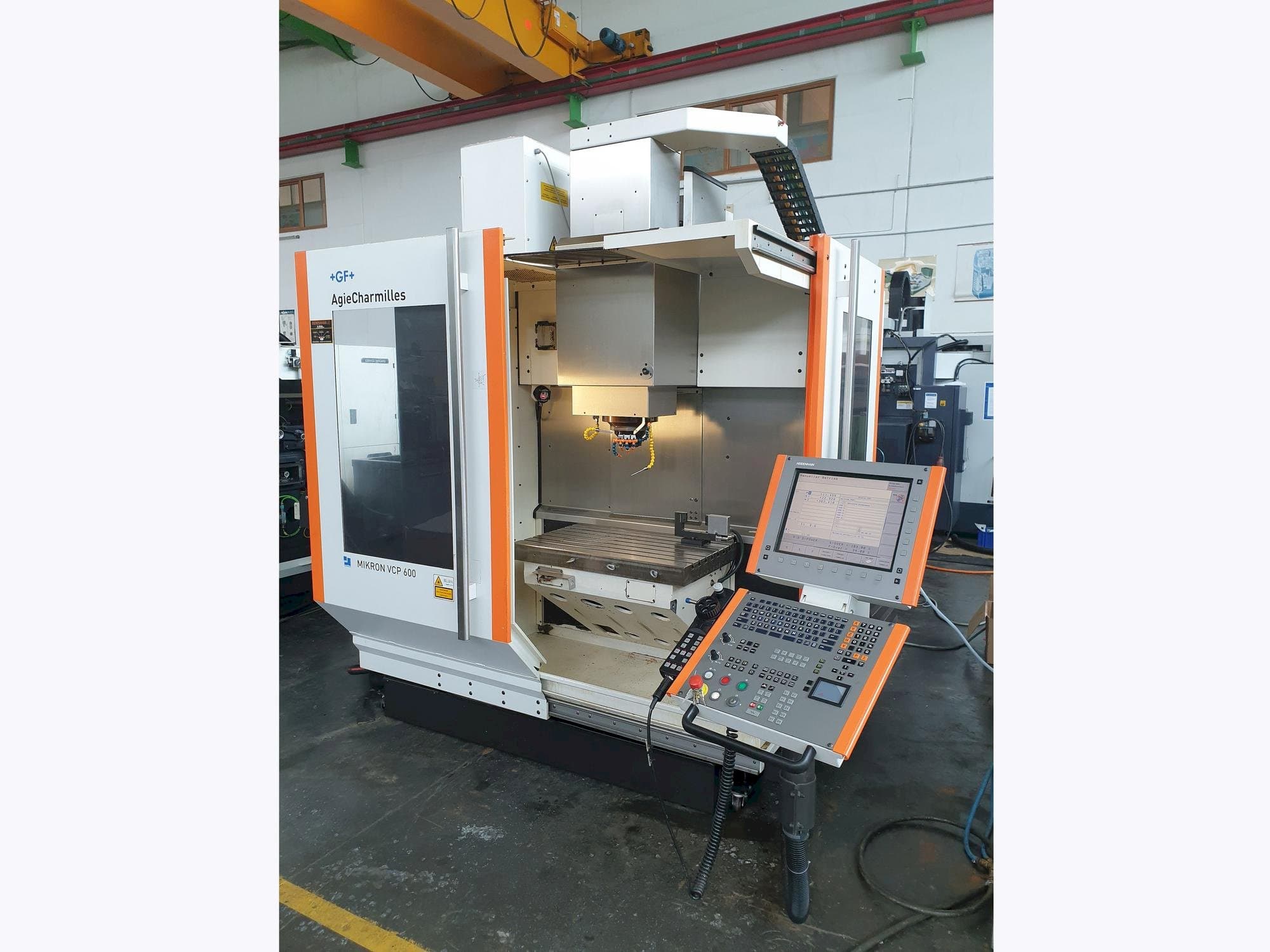 MIKRON VCP 600-maskinen framifrån