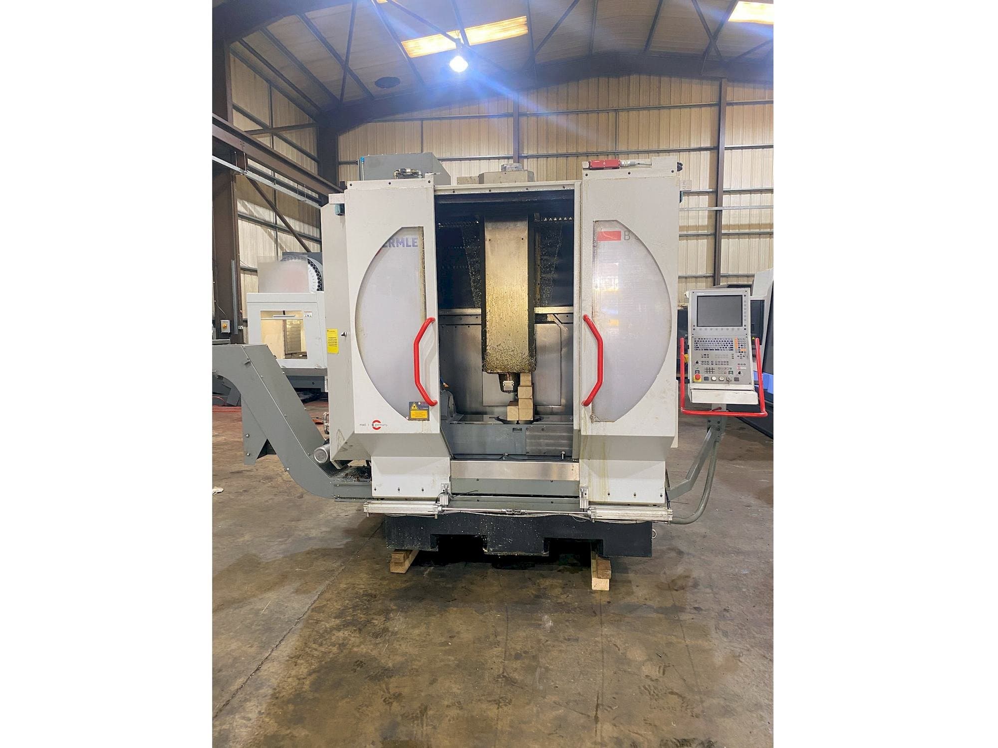 HERMLE B 300 U-maskinen framifrån