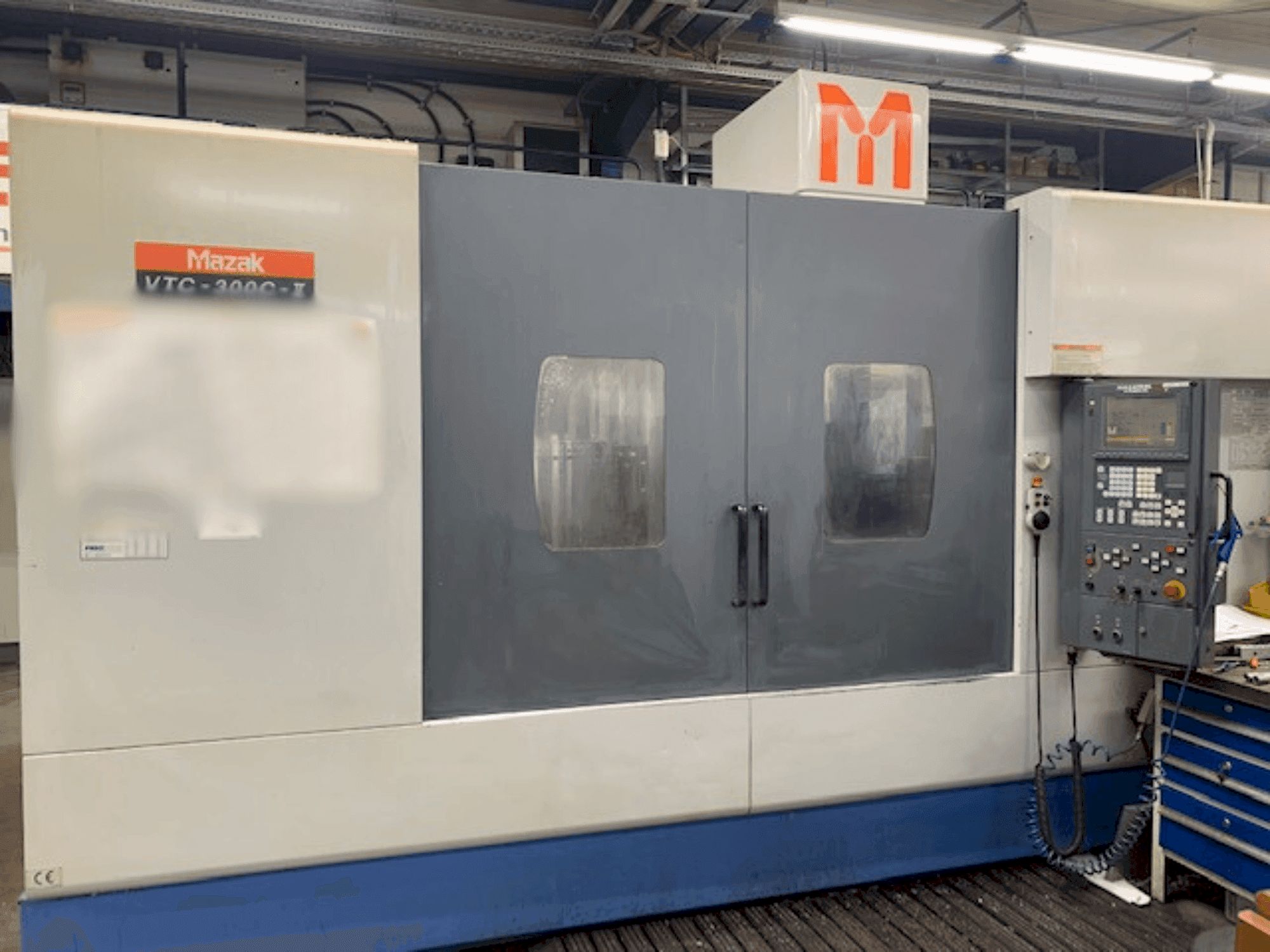 Mazak VTC 300C II-maskinen framifrån
