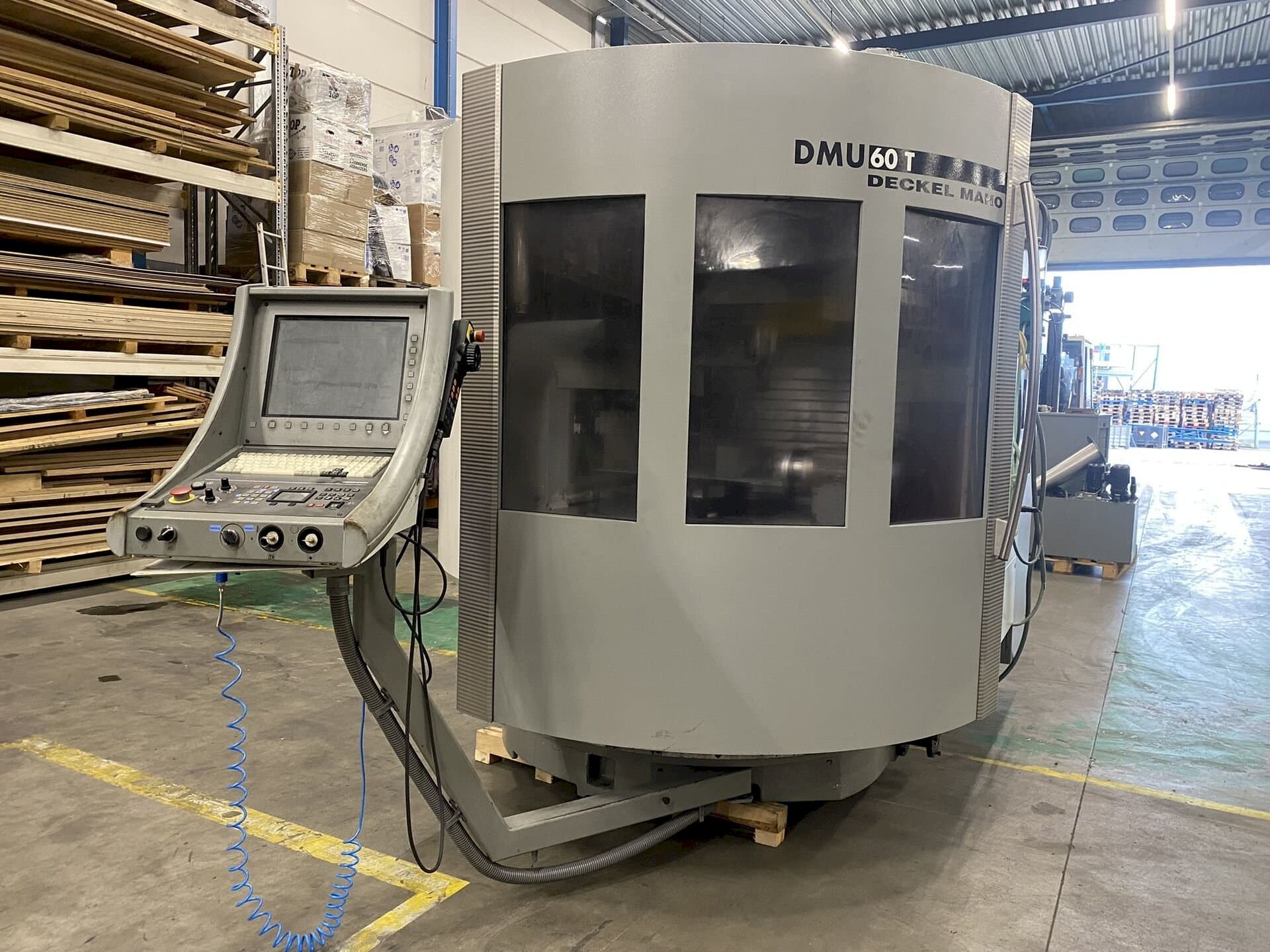 DECKEL MAHO DMU60T-maskinen framifrån