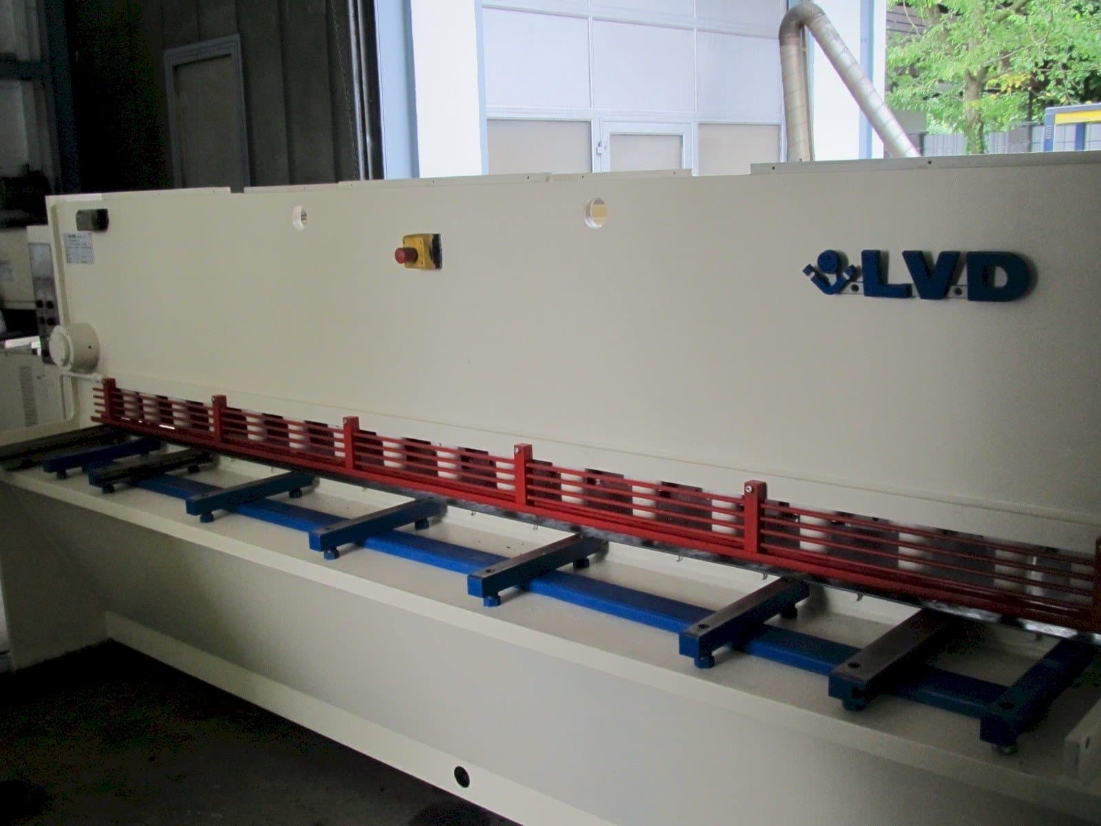 LVD HST  31/6-maskinen framifrån