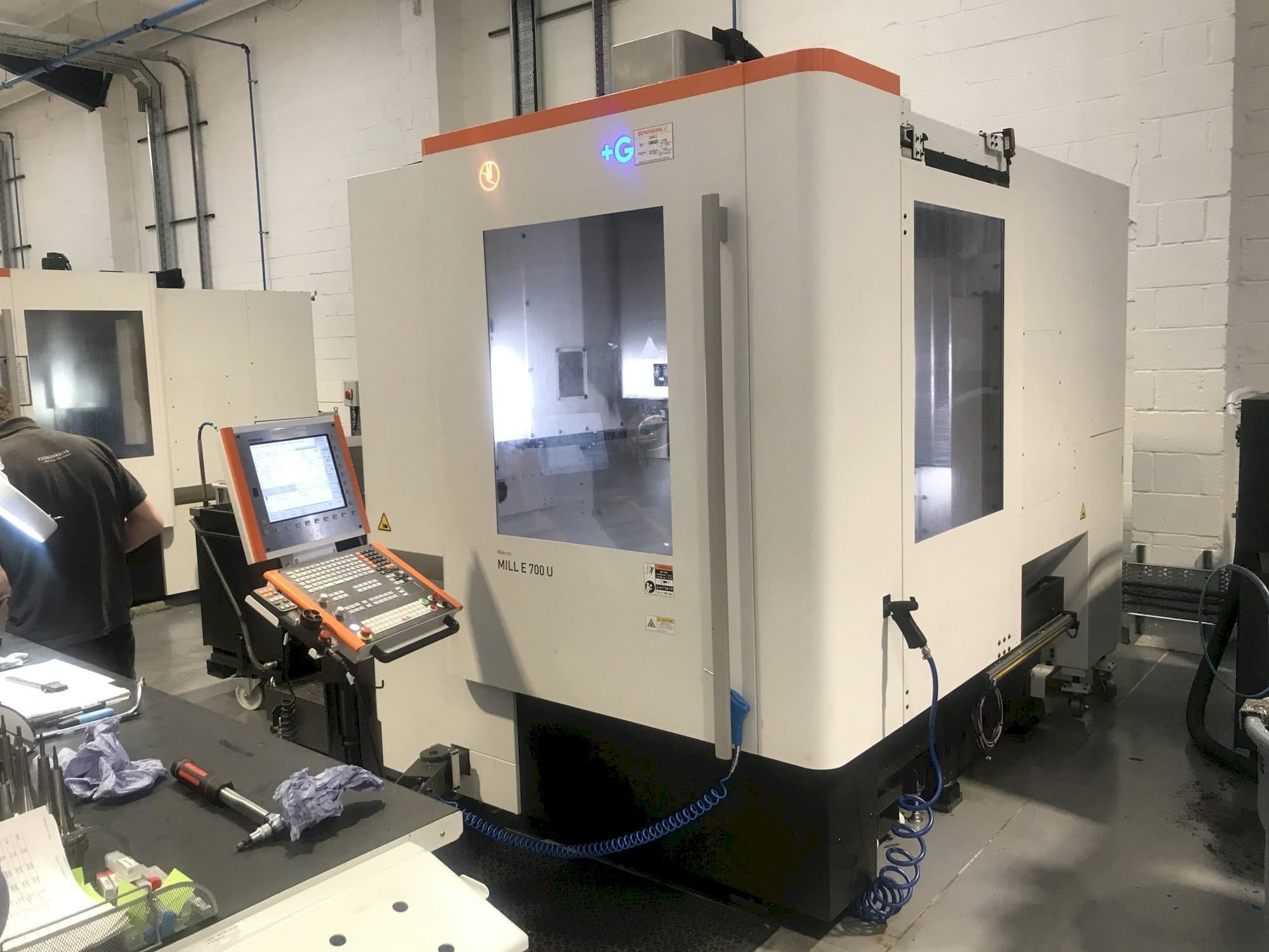 MIKRON Mill E 700 U-maskinen framifrån