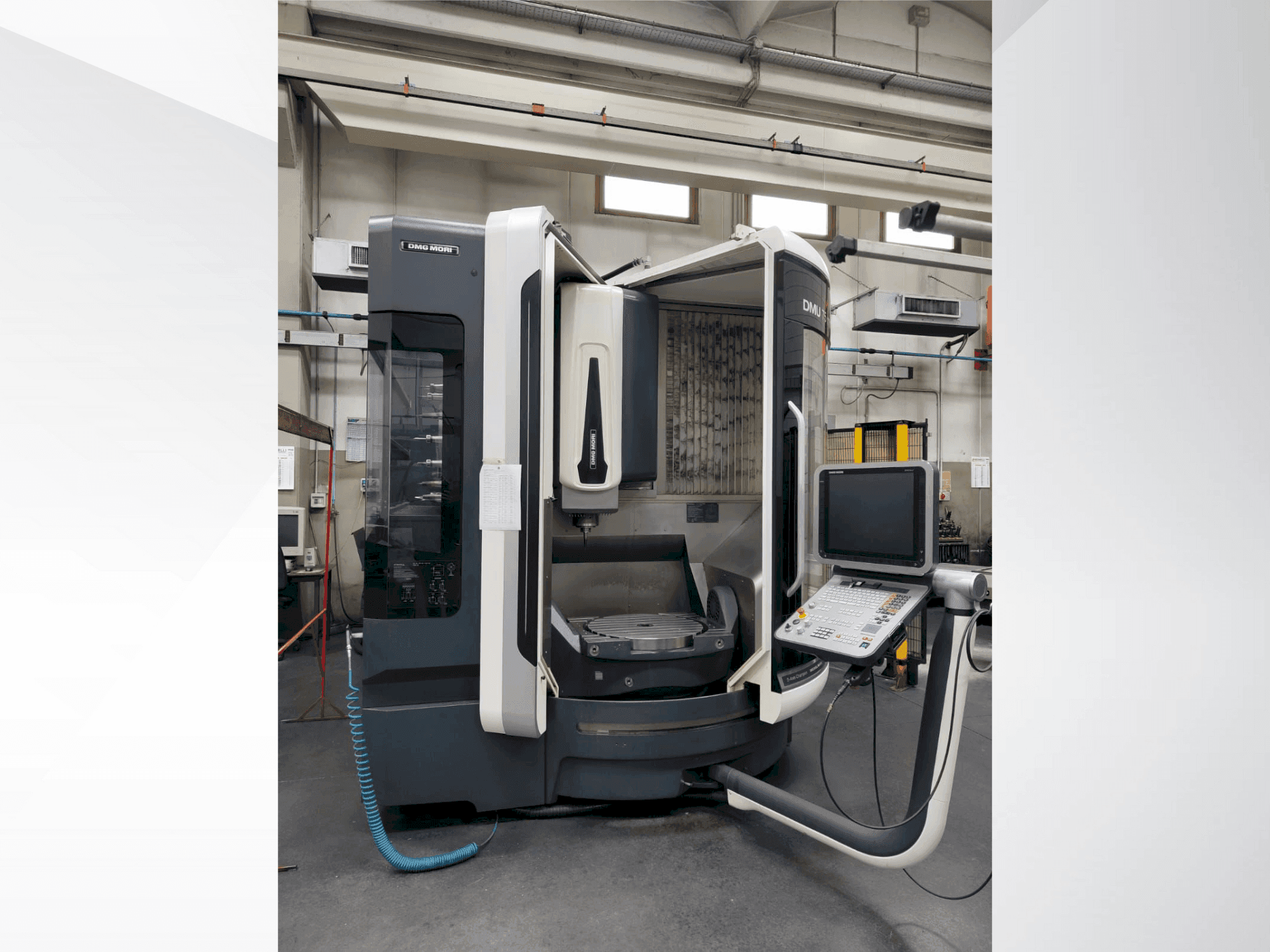 DMG MORI DMU 75 Monoblock-maskinen framifrån
