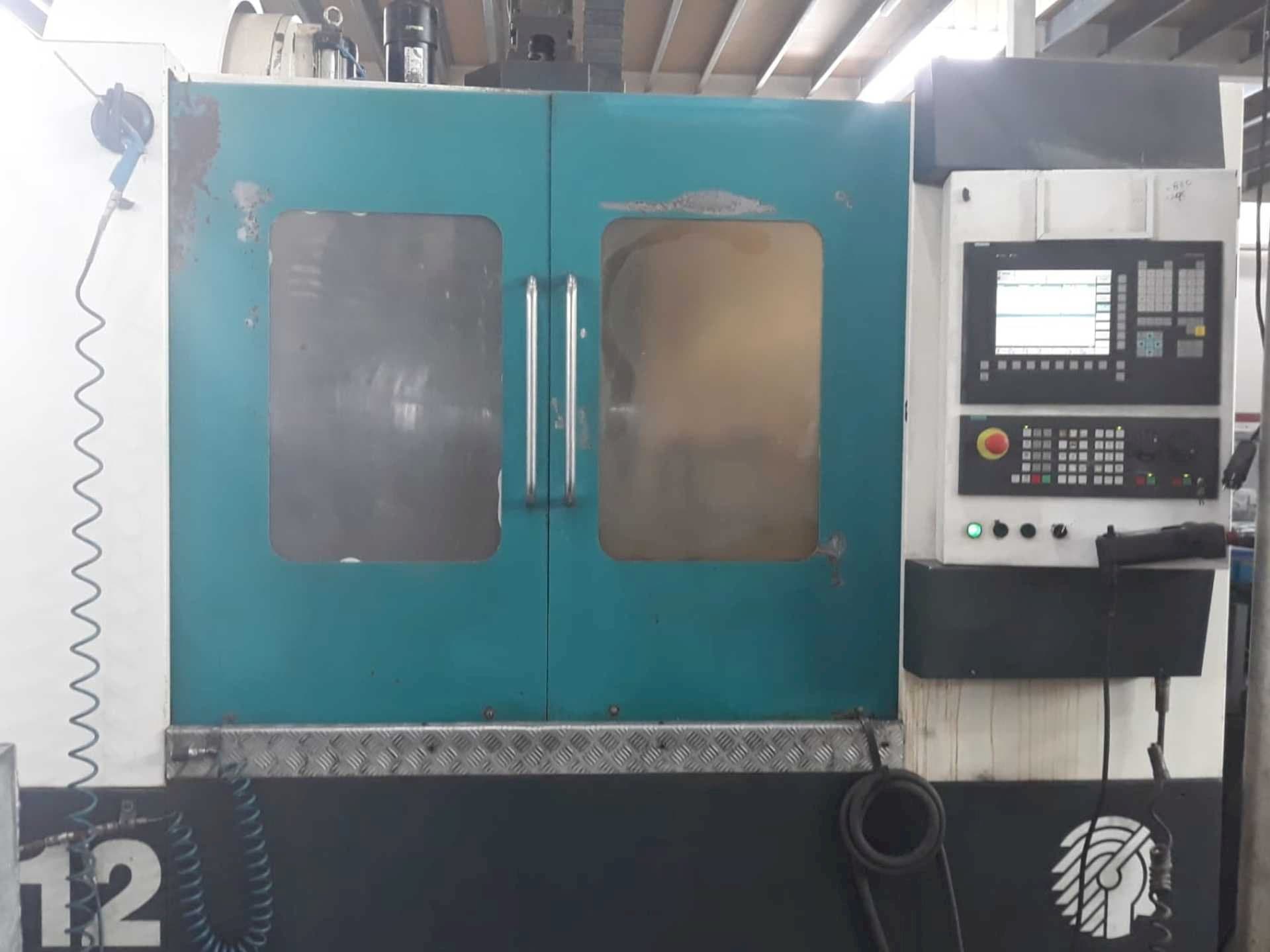 Huron VX12-maskinen framifrån