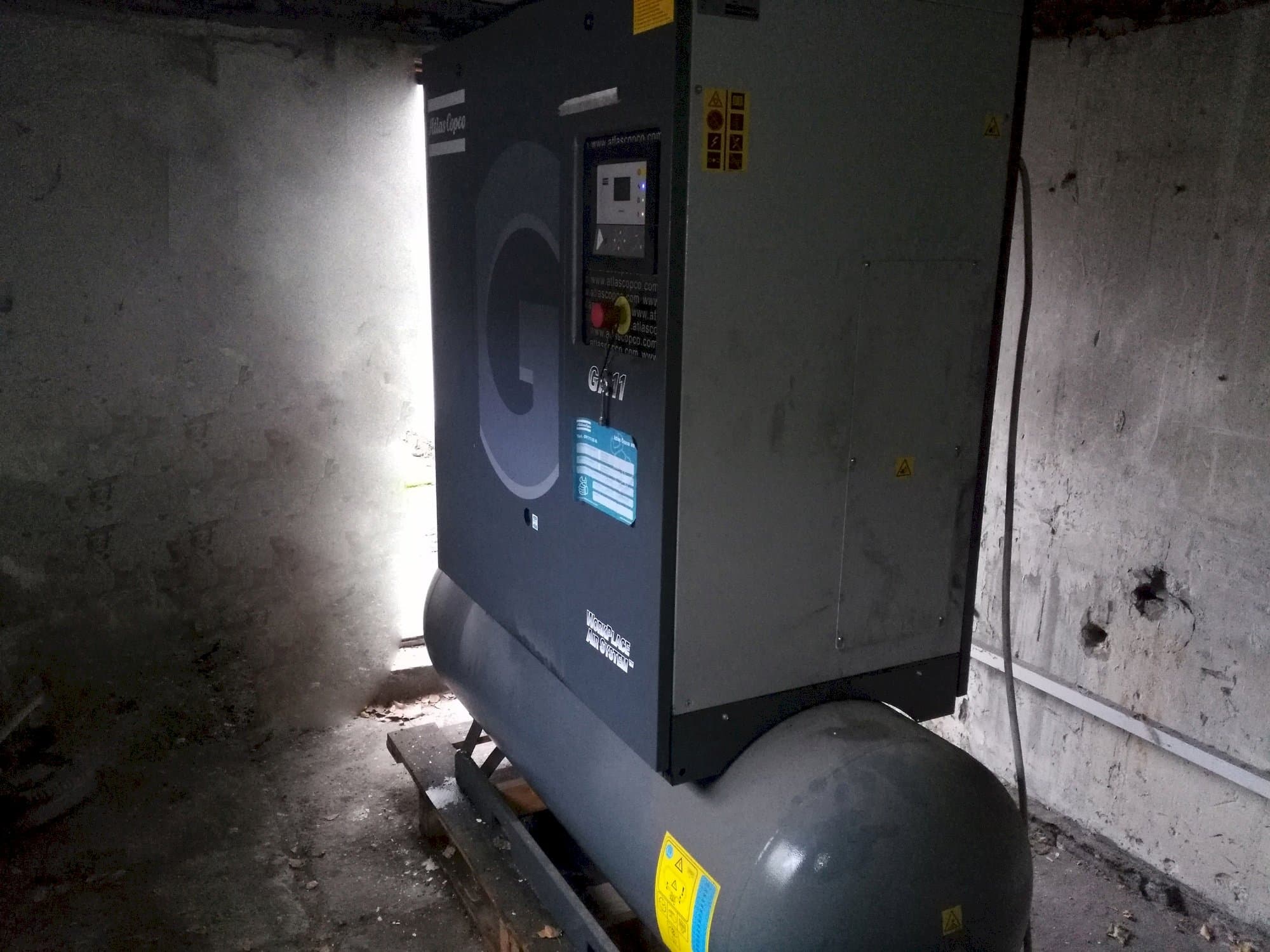 Atlas Copco GA11P-maskinen framifrån