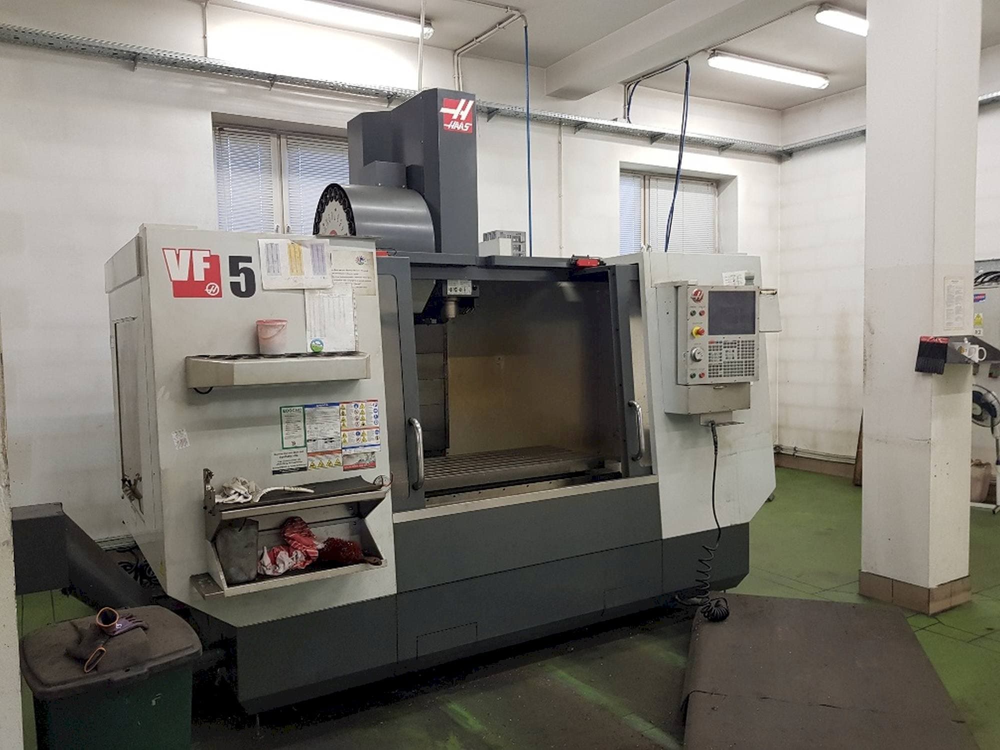 HAAS VF-5/40-maskinen framifrån
