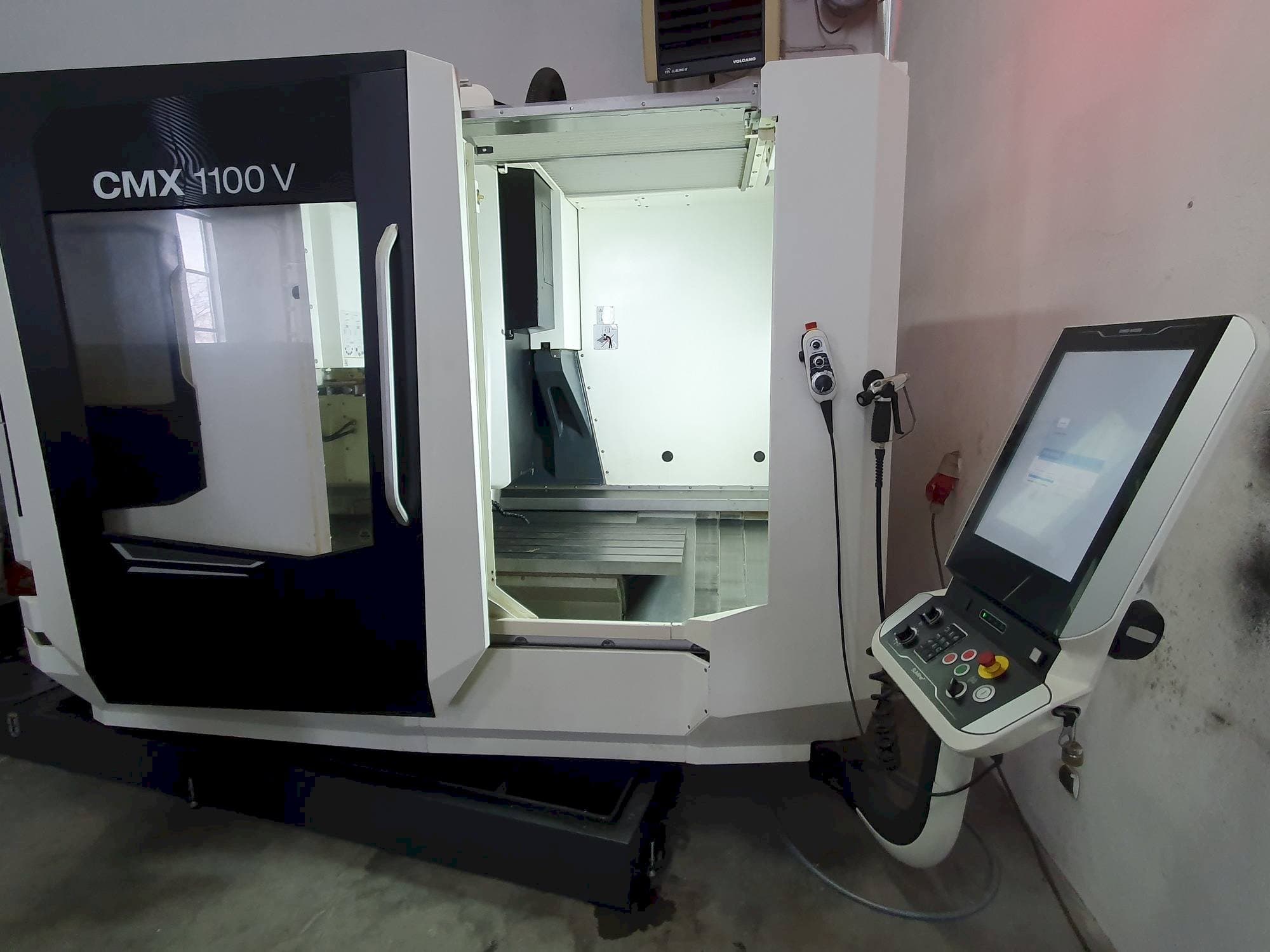DMG MORI CMX 1100 V-maskinen framifrån