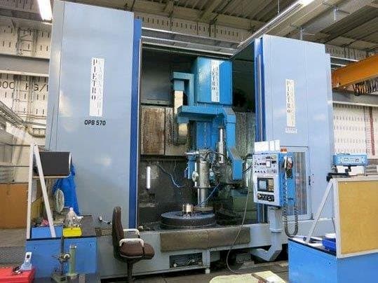 PIETRO CARNAGHI  ATF 8 SH-maskinen framifrån