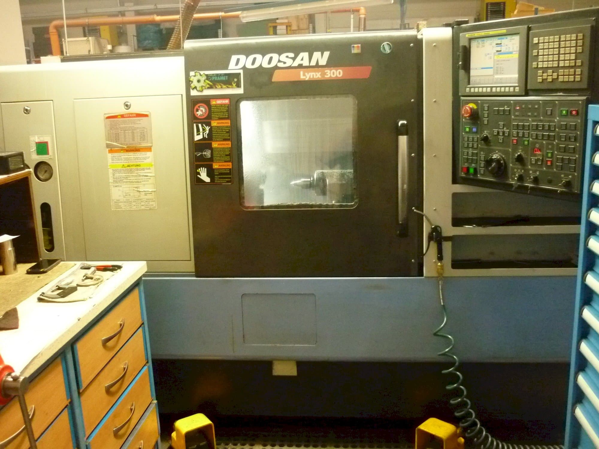 Doosan LYNX 300-maskinen framifrån