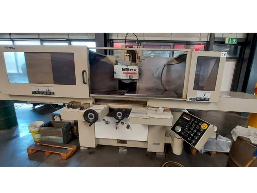 OKAMOTO 95DX-maskinen framifrån