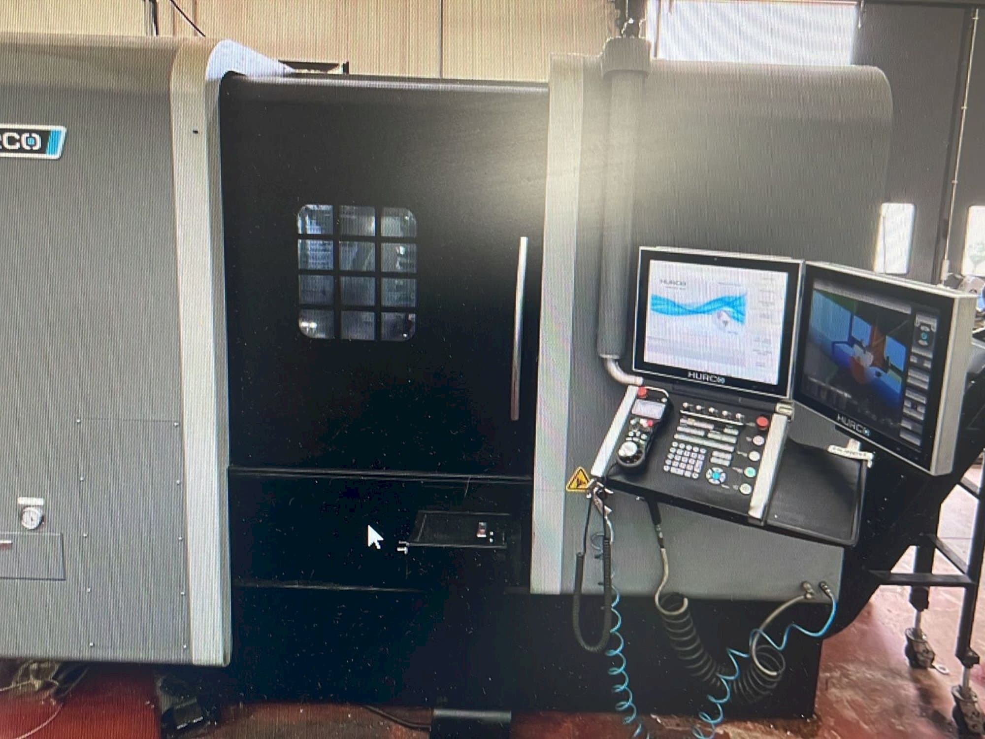 Hurco TMX8MYSi-maskinen framifrån