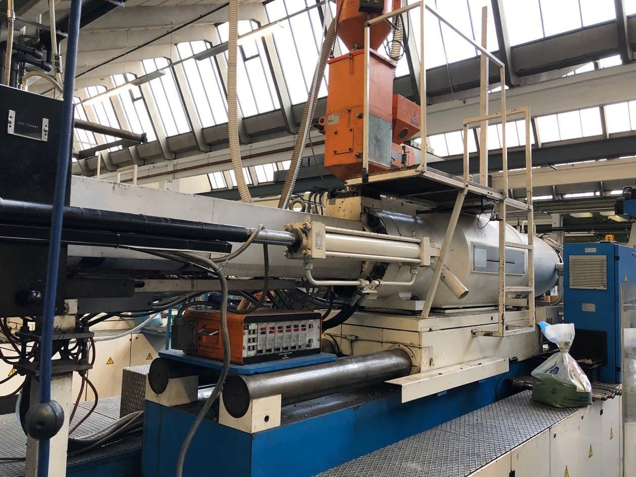 ENGEL-maskinens arbetsytaES 7000/800