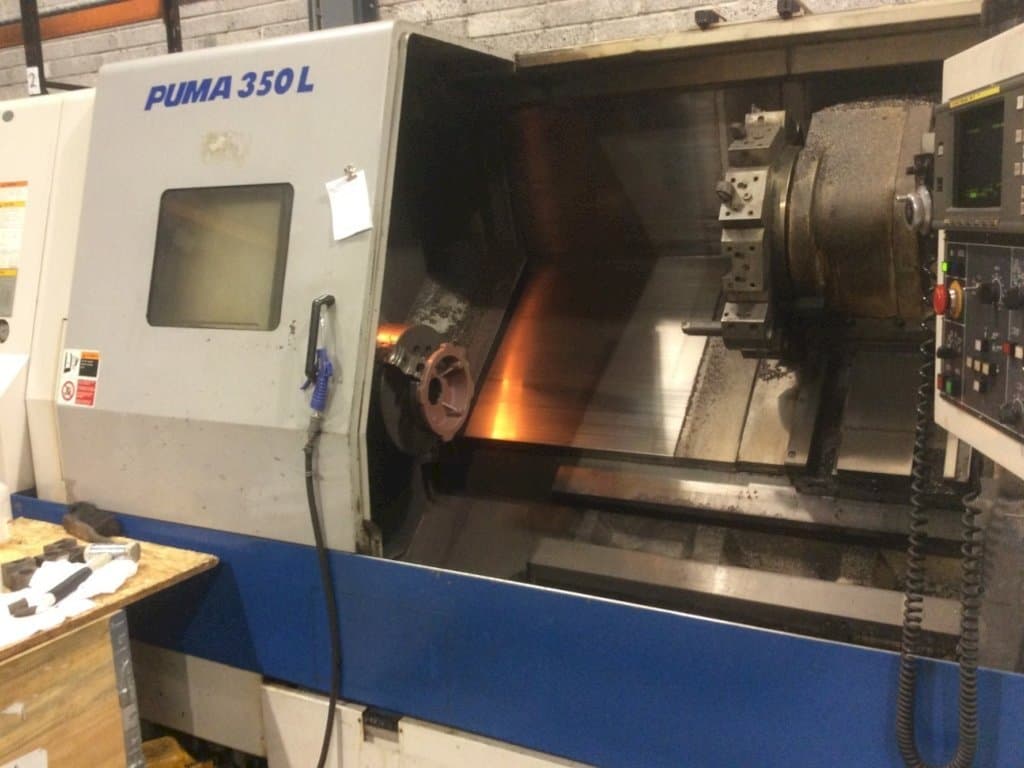 DAEWOO Puma 350LB-maskinen framifrån