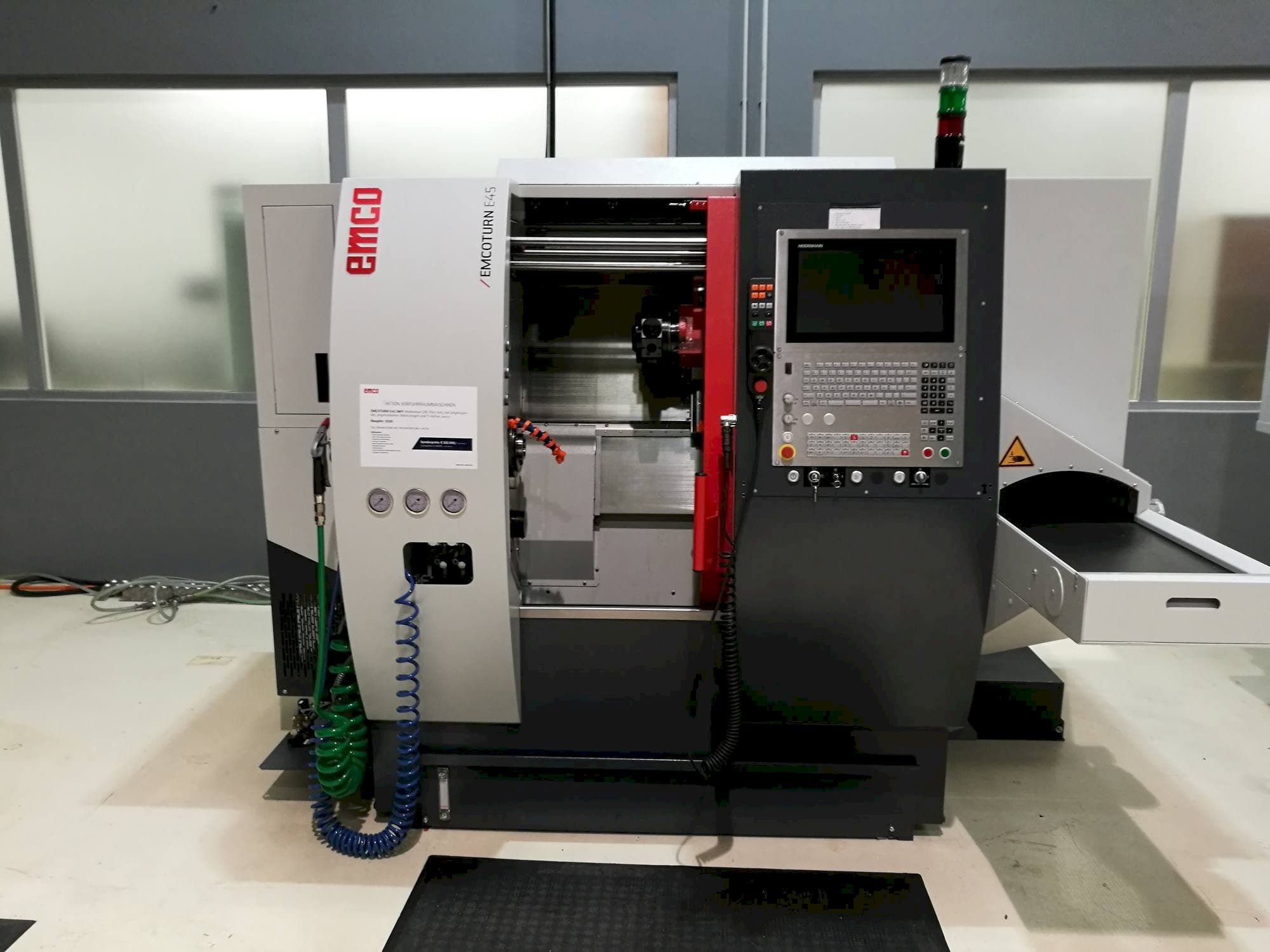 EMCO E45 SMY-maskinen framifrån