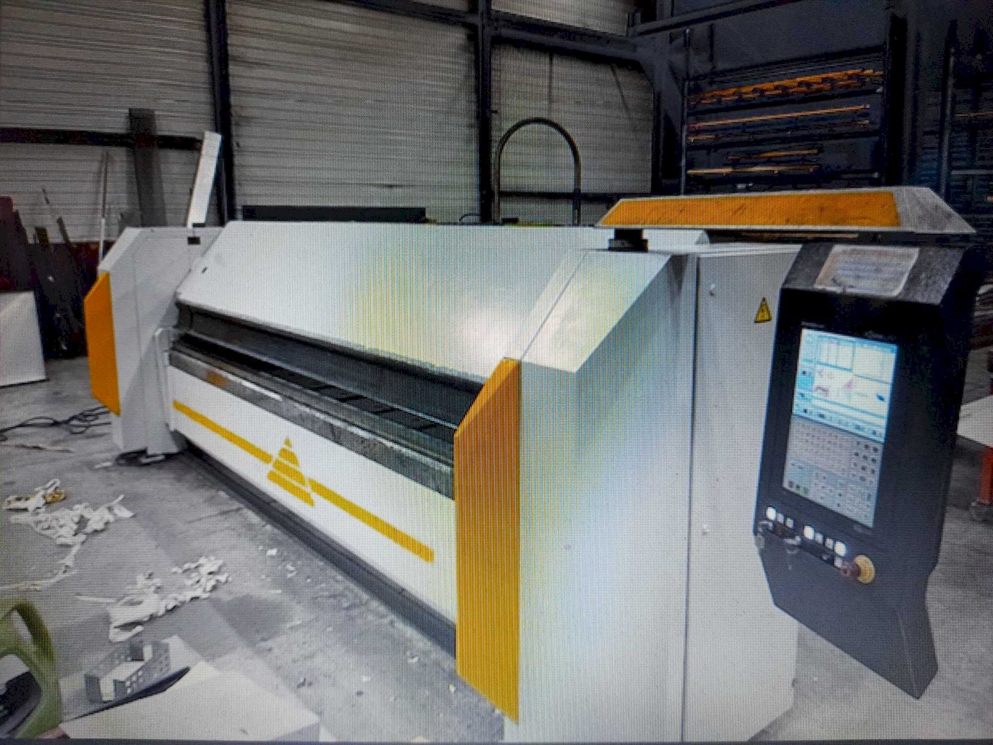 RAS 73.40 flexibend-maskinen framifrån