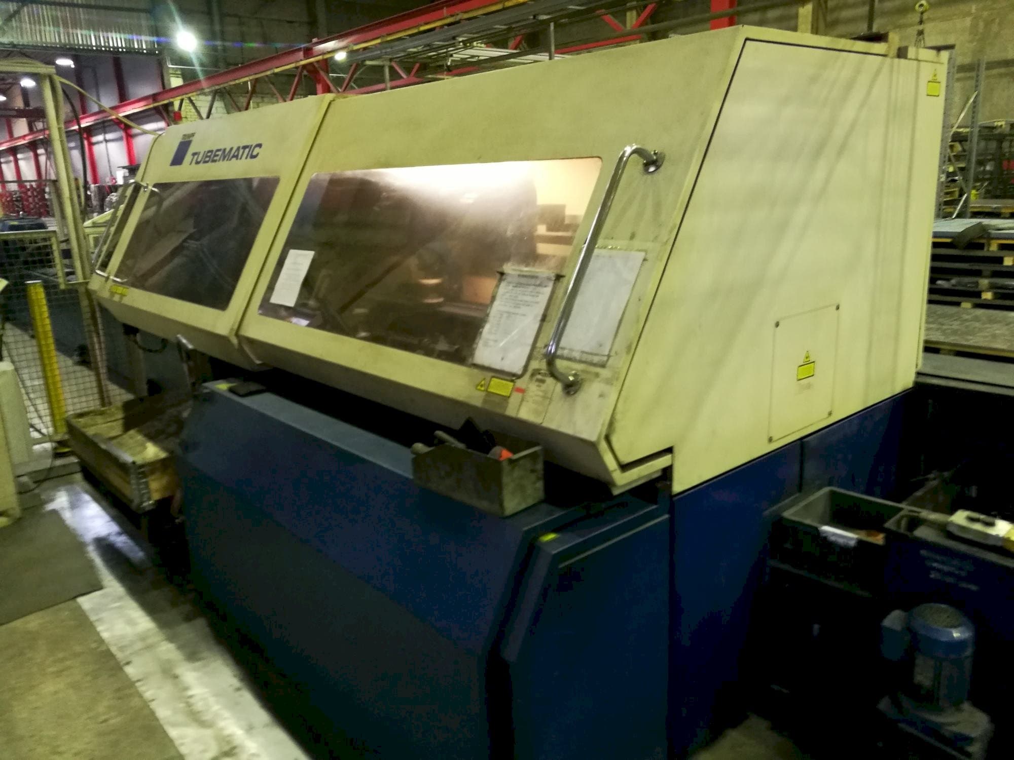 Trumpf Tubematic-maskinen sedd från höger sida