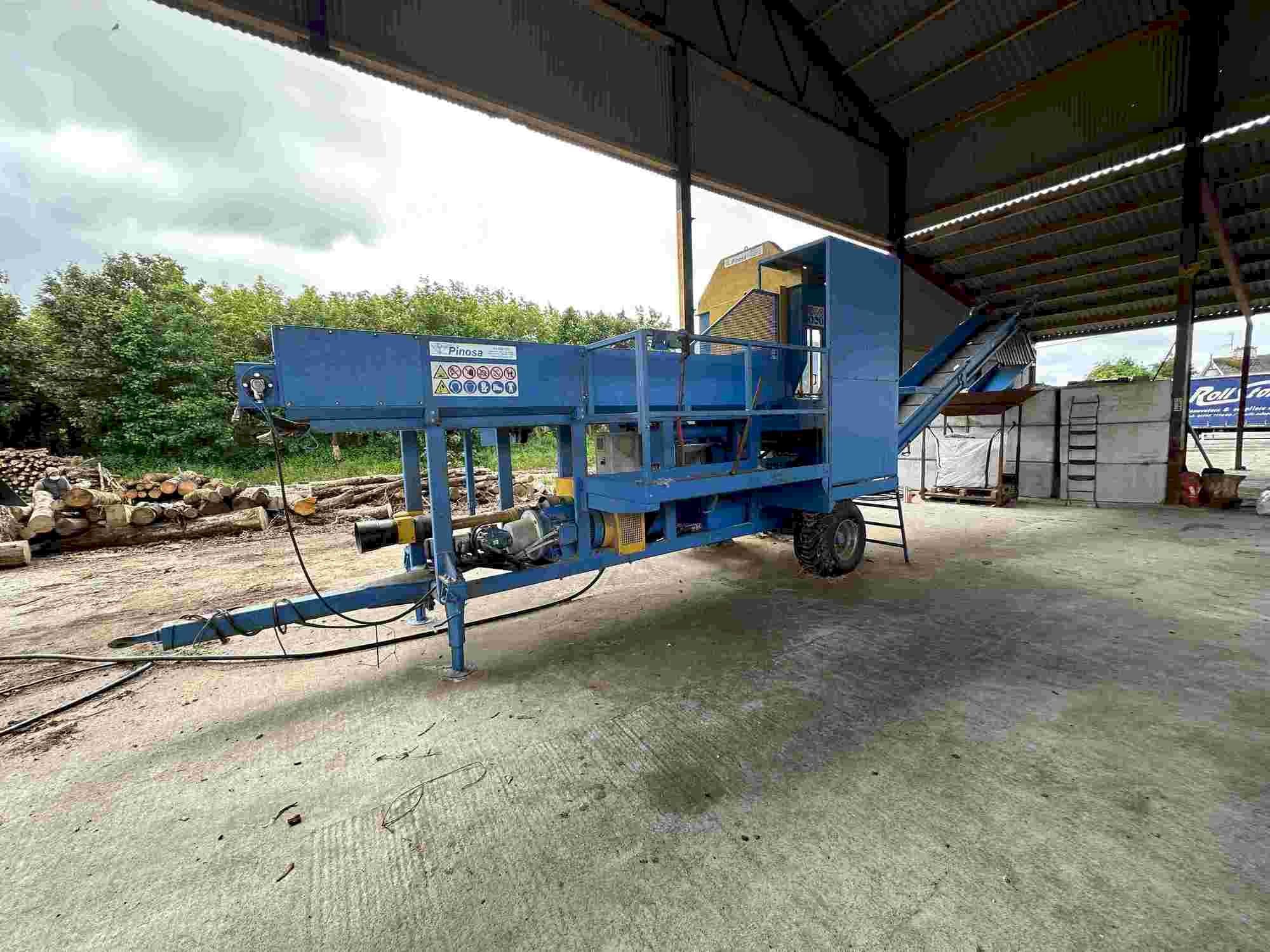 PINOSA CPE 1200-maskinen framifrån