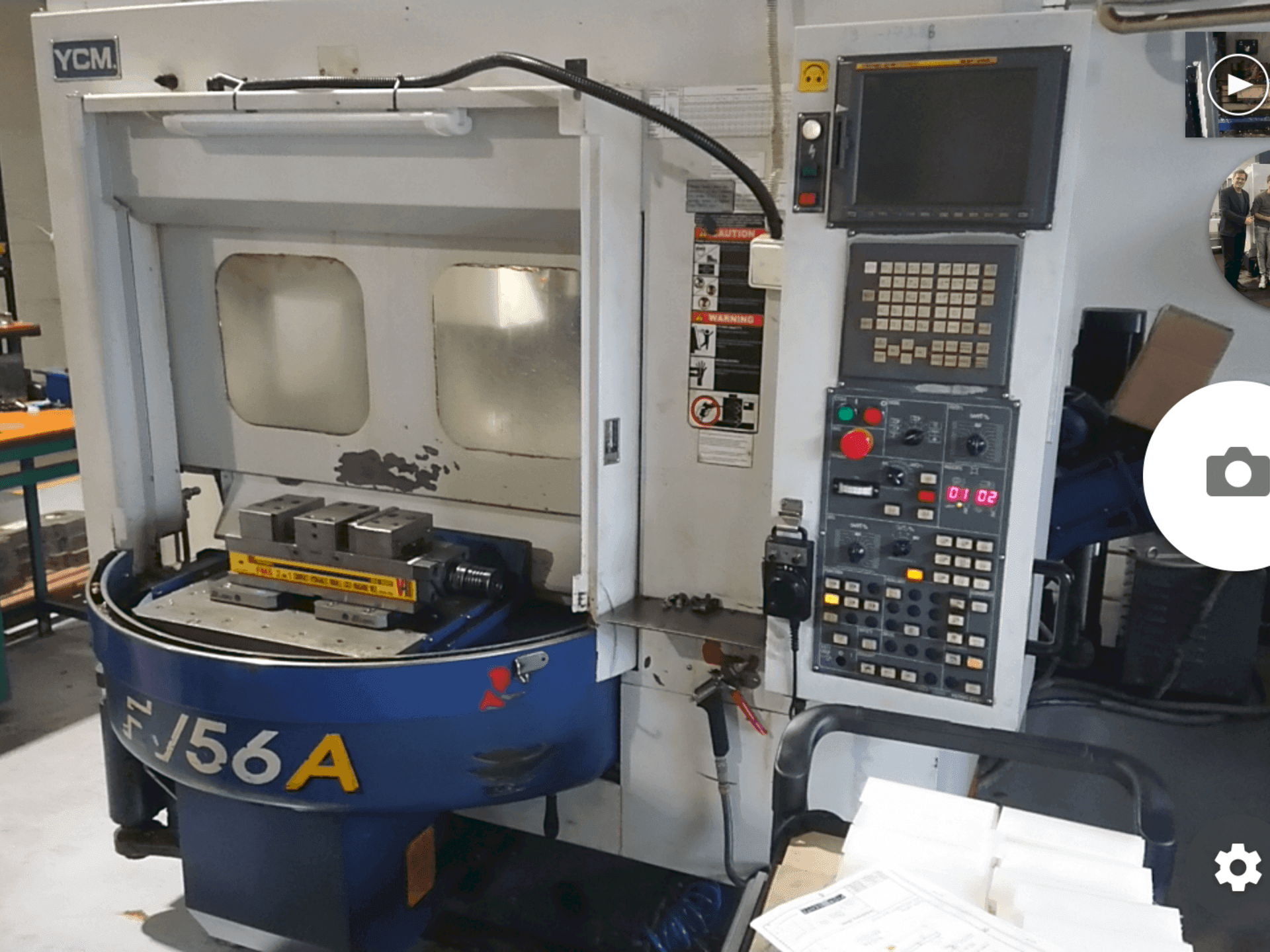 YCM FV56A-maskinen framifrån