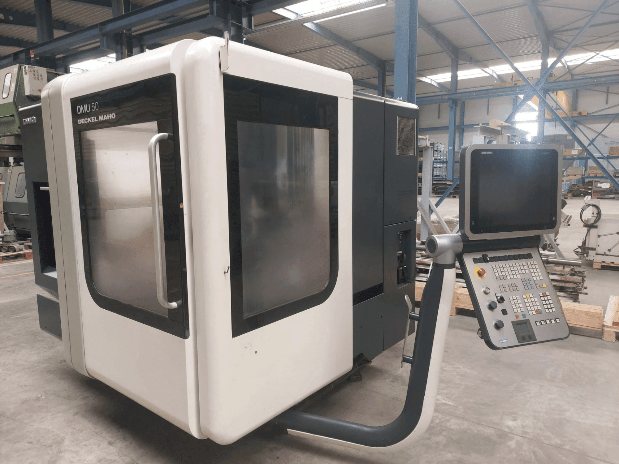 DMG DECKEL MAHO DMU 50-maskinen framifrån
