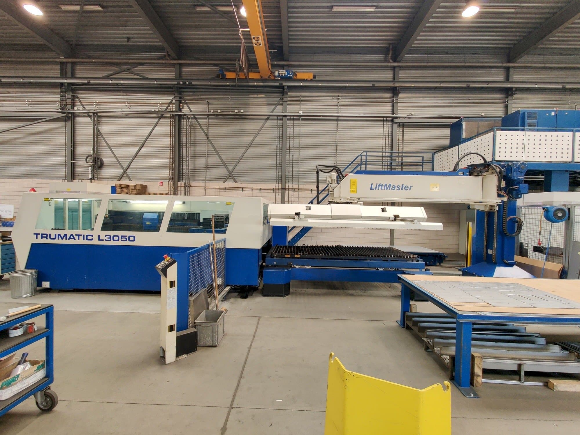 Trumpf Trumatic L3050 + Liftmaster-maskinen framifrån