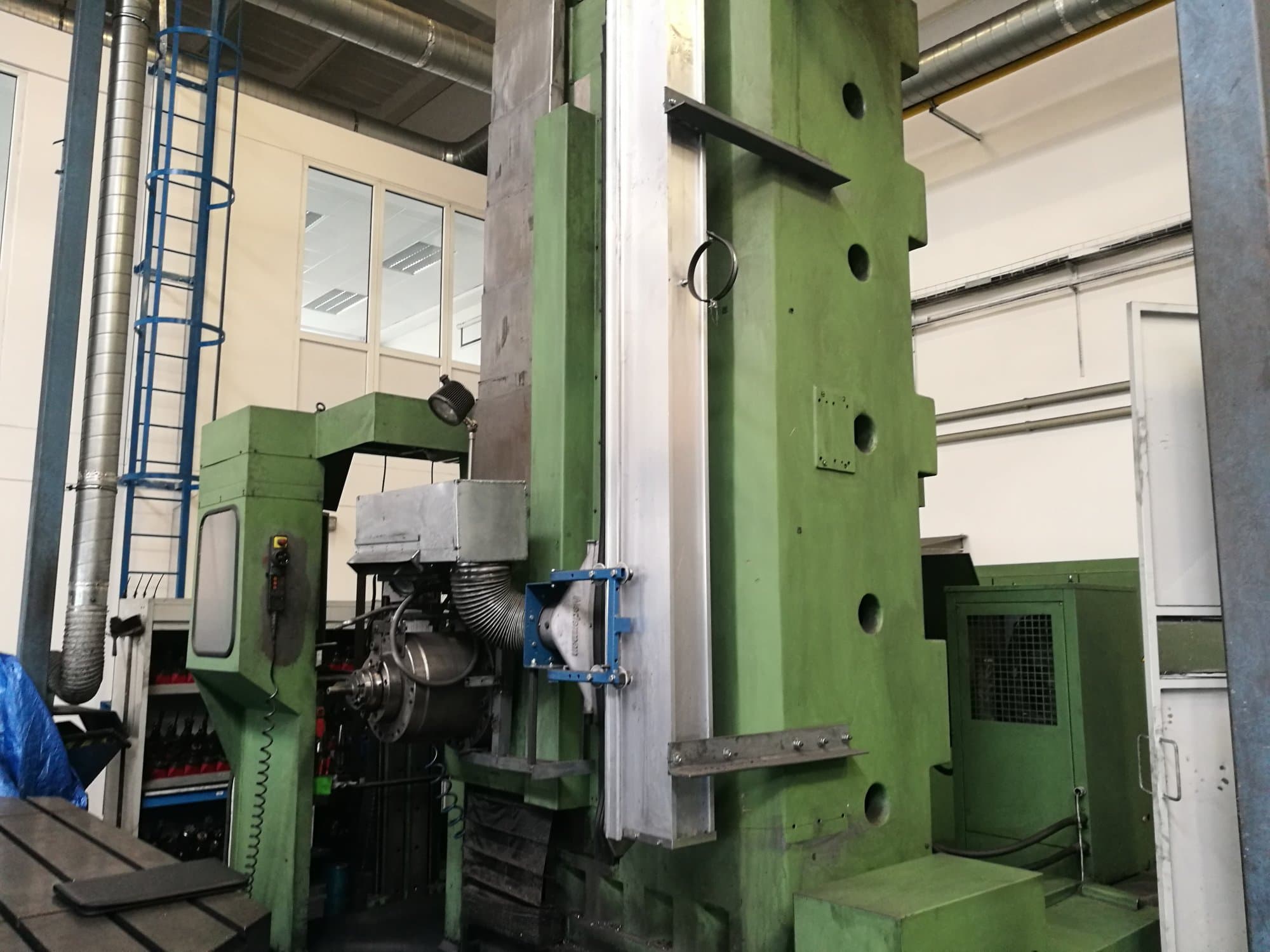 TOS-maskinen framifrånWHN 130