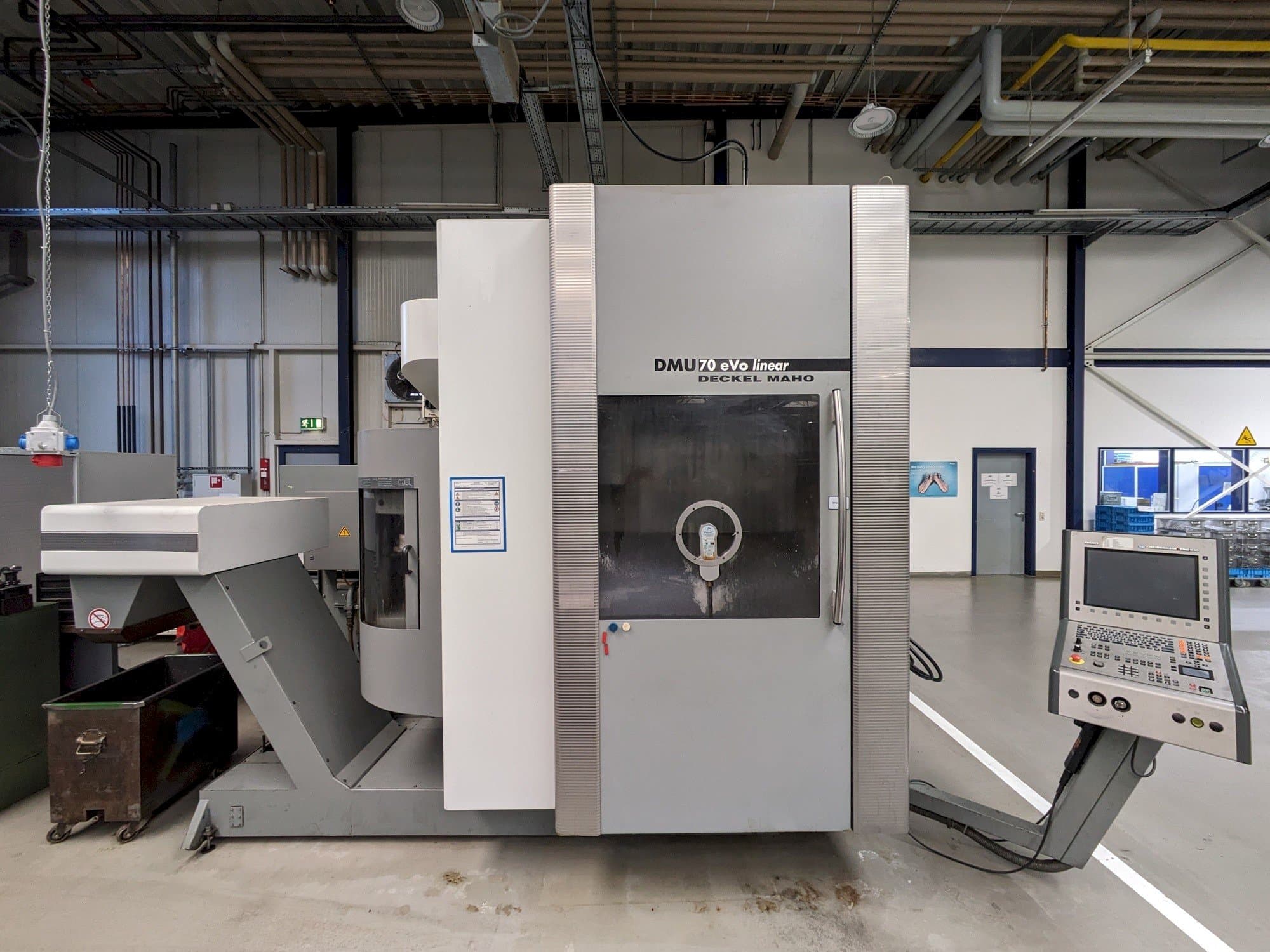 DECKEL MAHO DMU70 eVo linear-maskinen framifrån