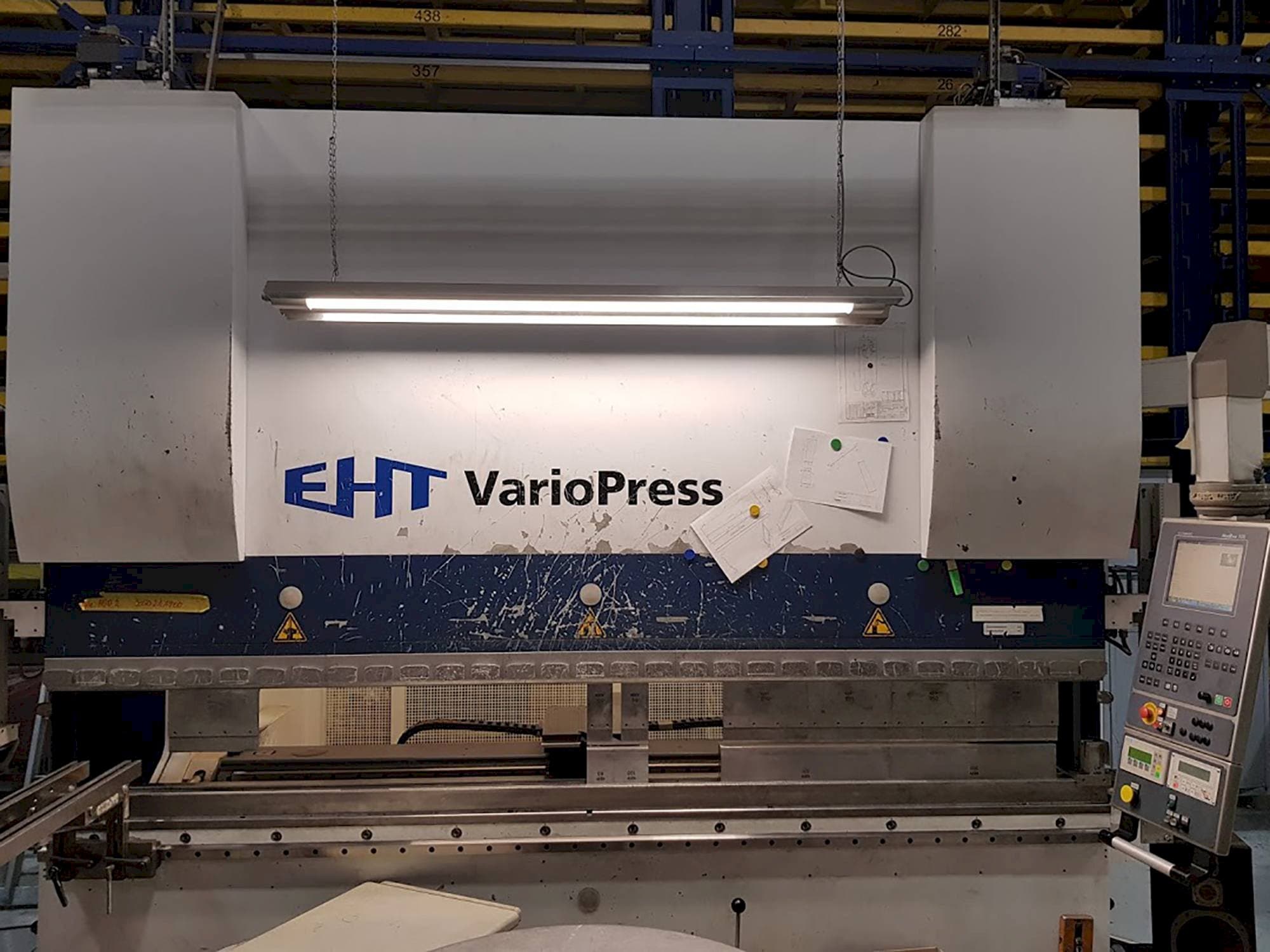 EHT VarioPress 170-30-maskinen framifrån