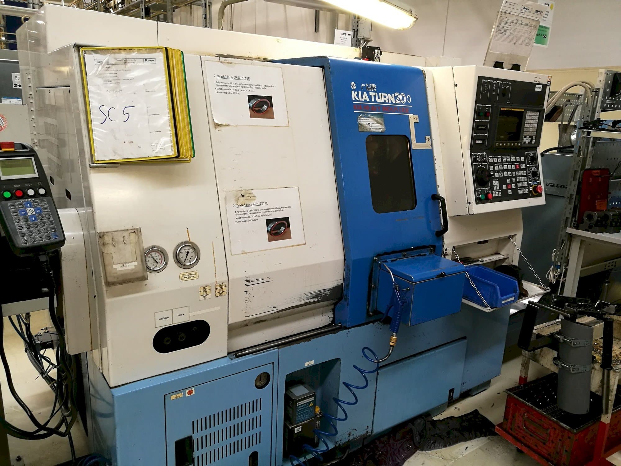 Kia Super Kia Turn 200-maskinen framifrån