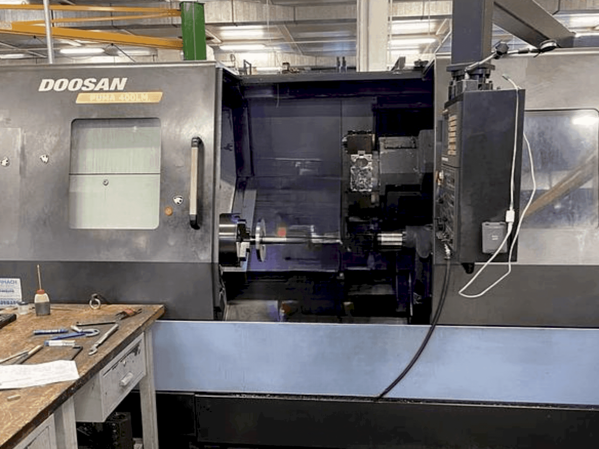 DOOSAN Puma 400 LMA-maskinen framifrån