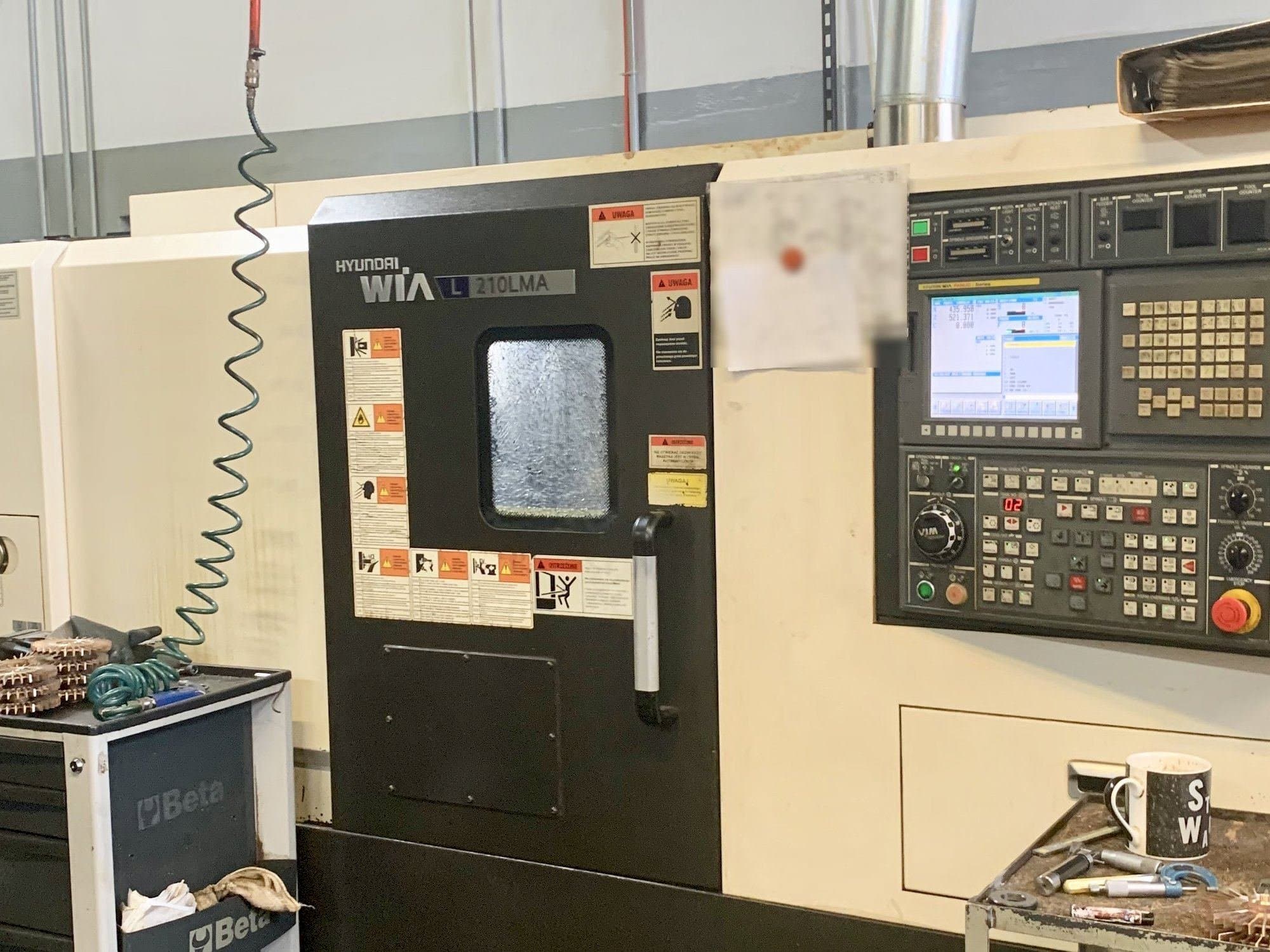 Hyundai Wia L210LMA-maskinen framifrån