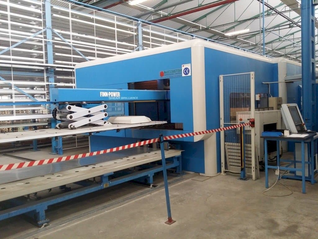 Finn-Power SB8-maskinen framifrån