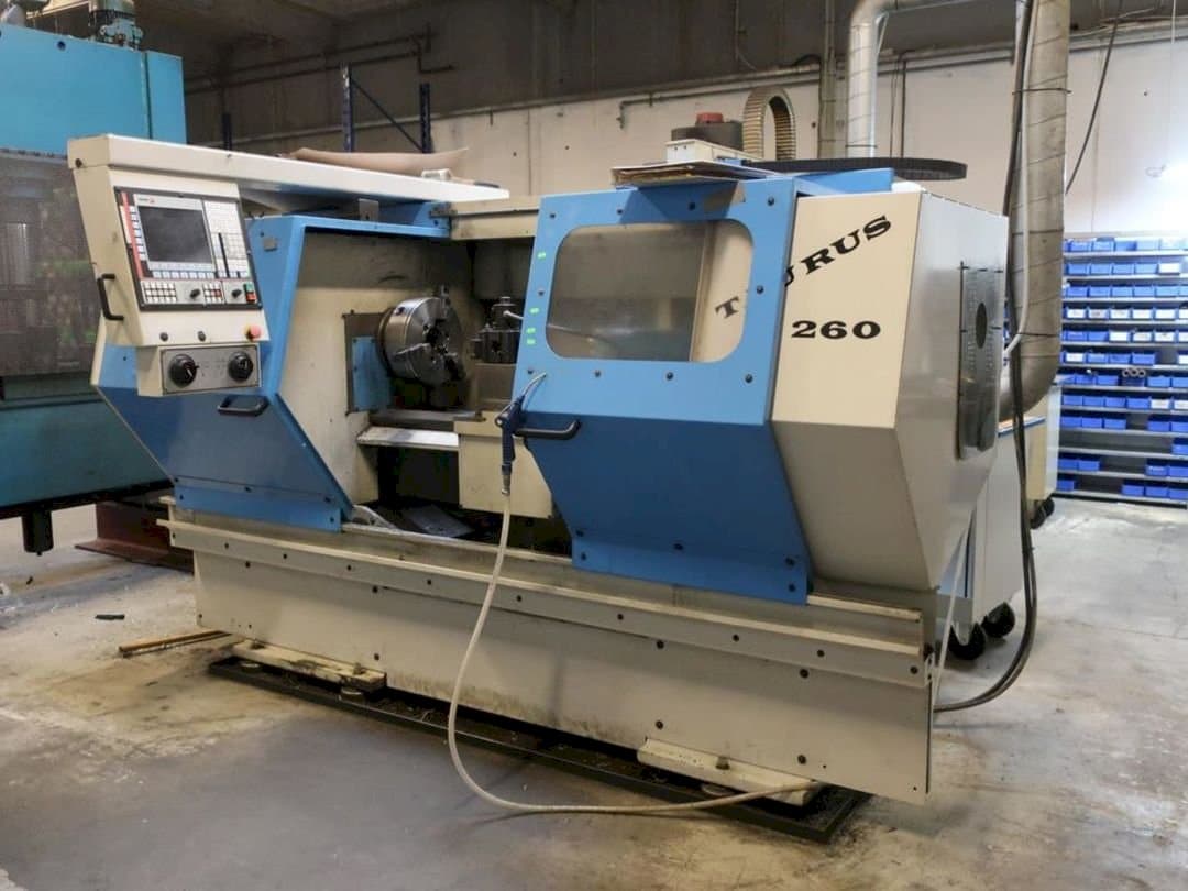 Pinacho Taurus 260-maskinen framifrån