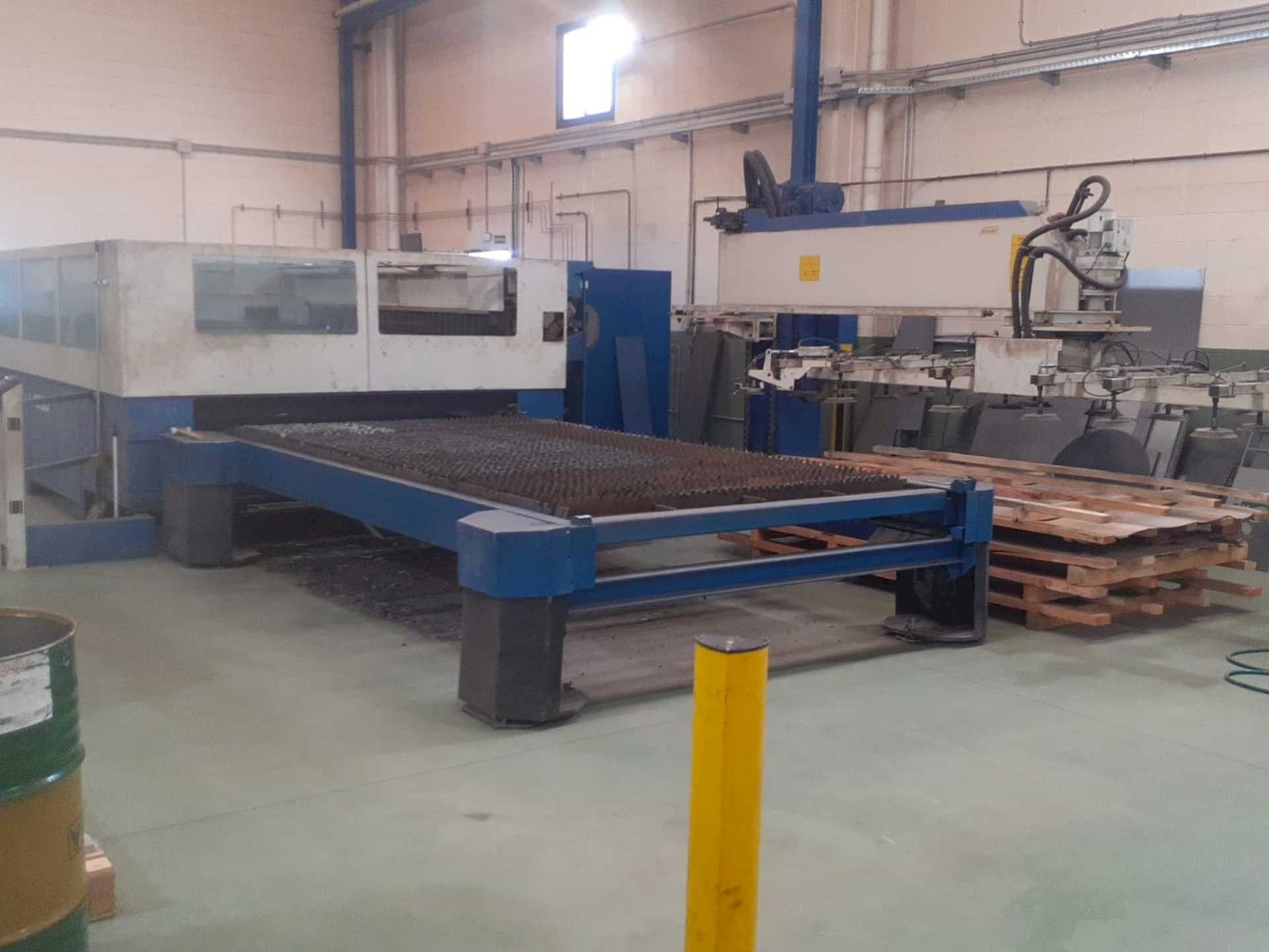 Trumpf Trumatic L4030-maskinen framifrån