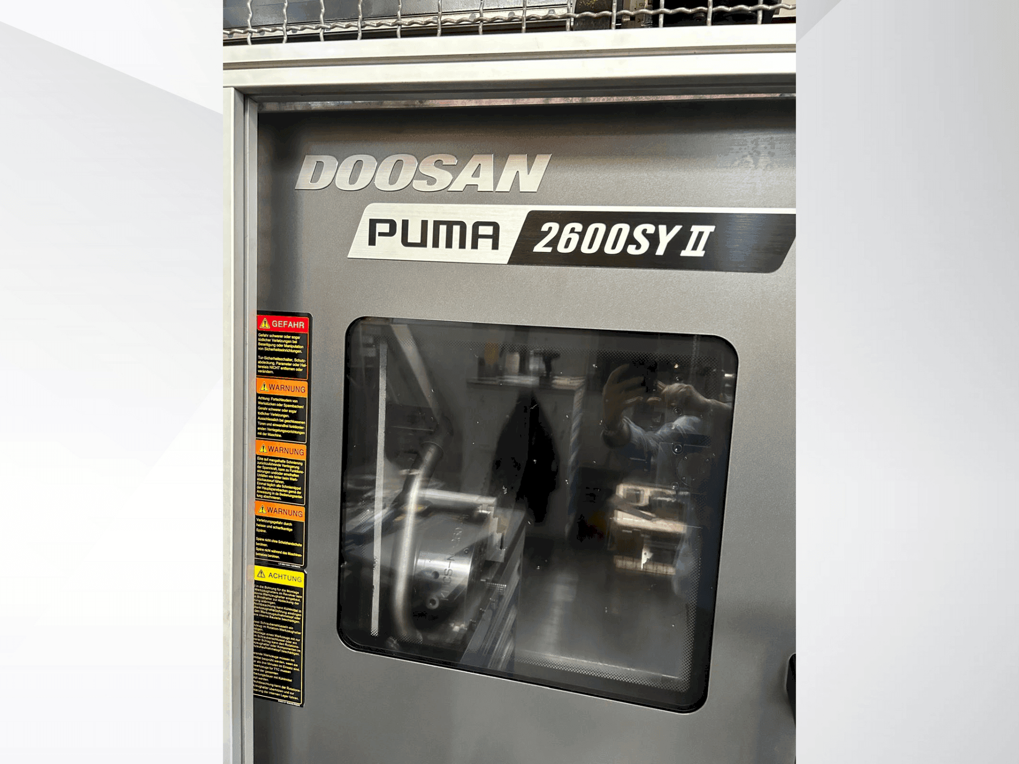 DOOSAN Puma 2600 SY II-maskinen framifrån