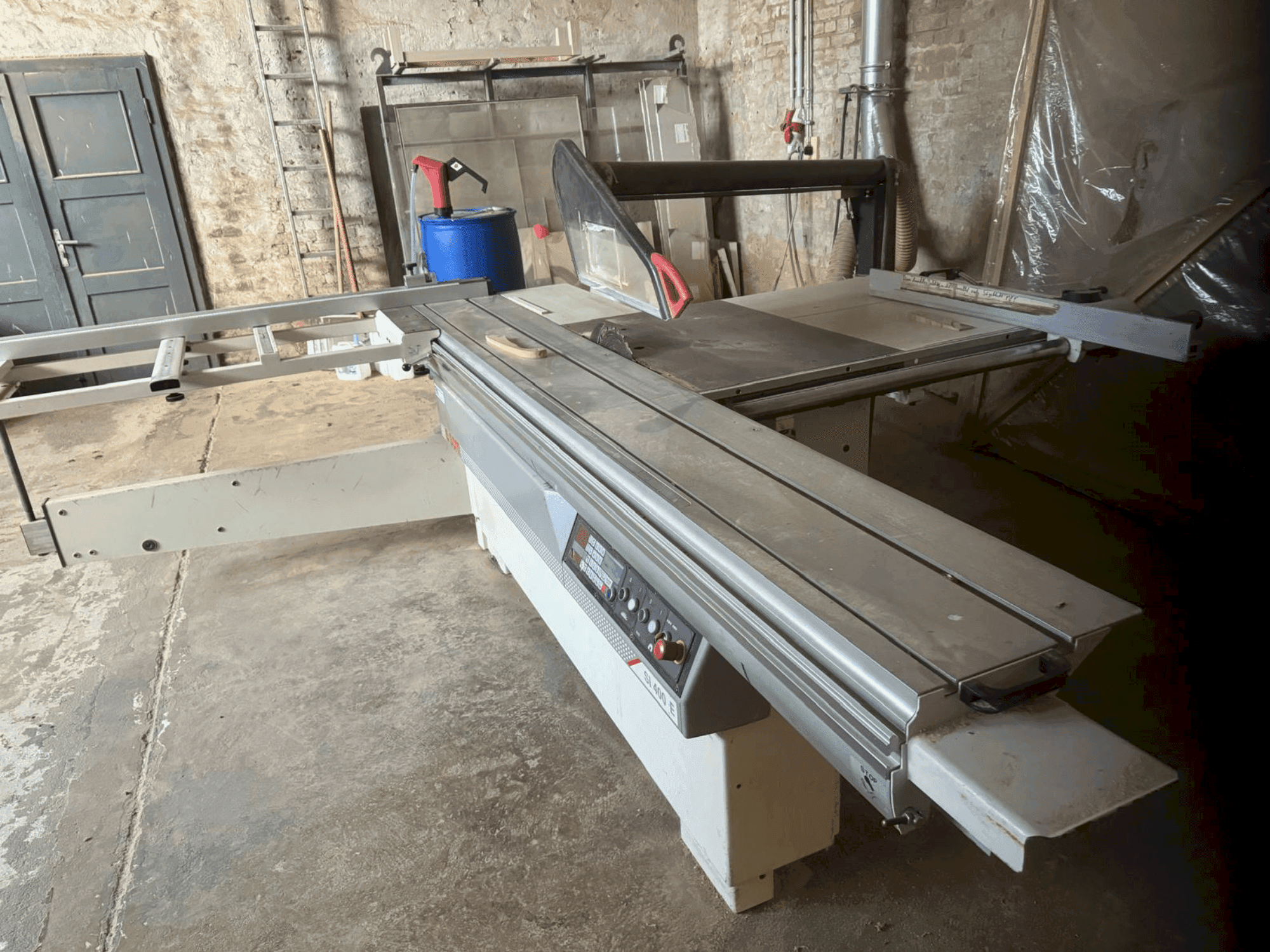 SCM SI 400E-maskinen framifrån