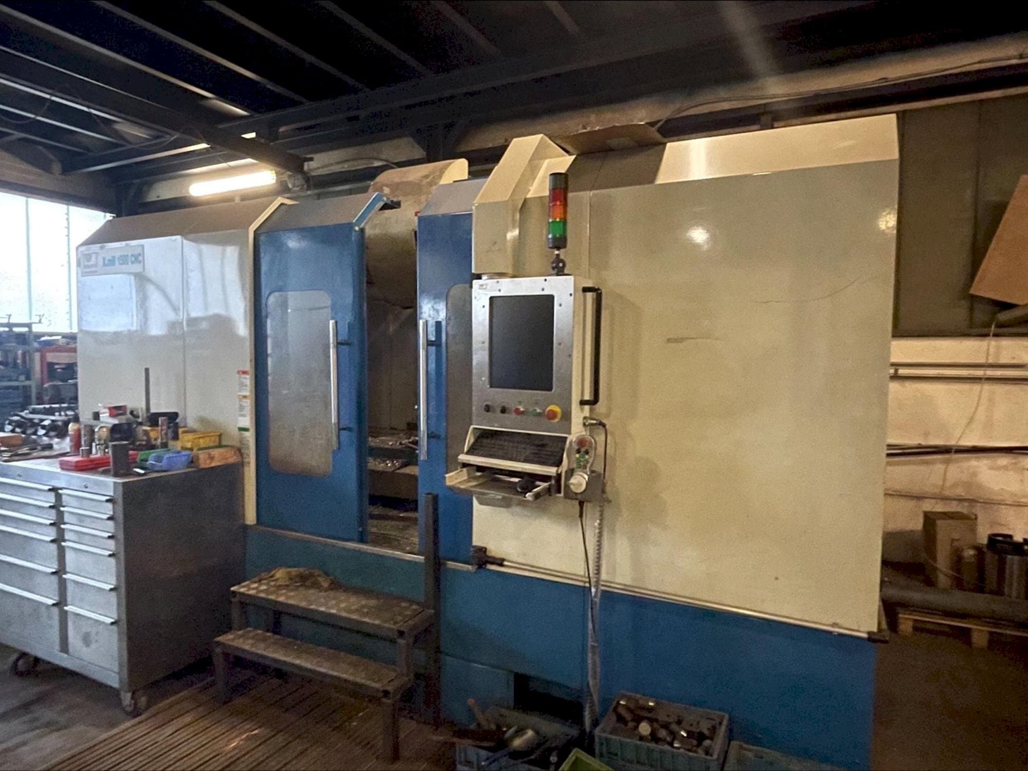 KNUTH LL 1500 CNC-maskinen framifrån