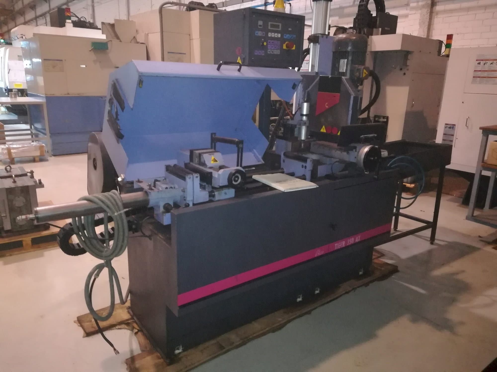 MEP TIGER 350 AX-maskinen framifrån