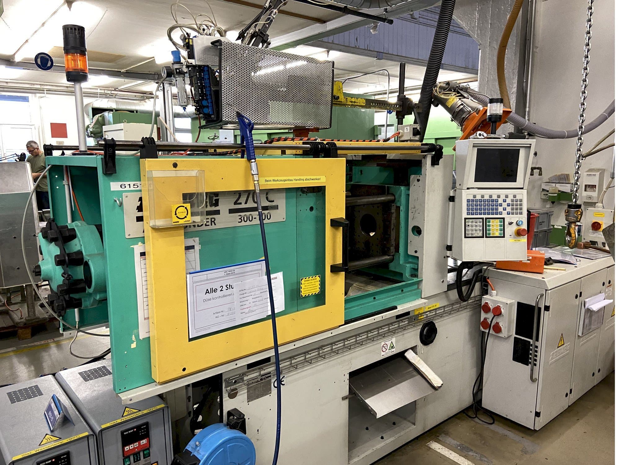 Arburg ALLROUNDER 270 C 300 - 100-maskinen framifrån