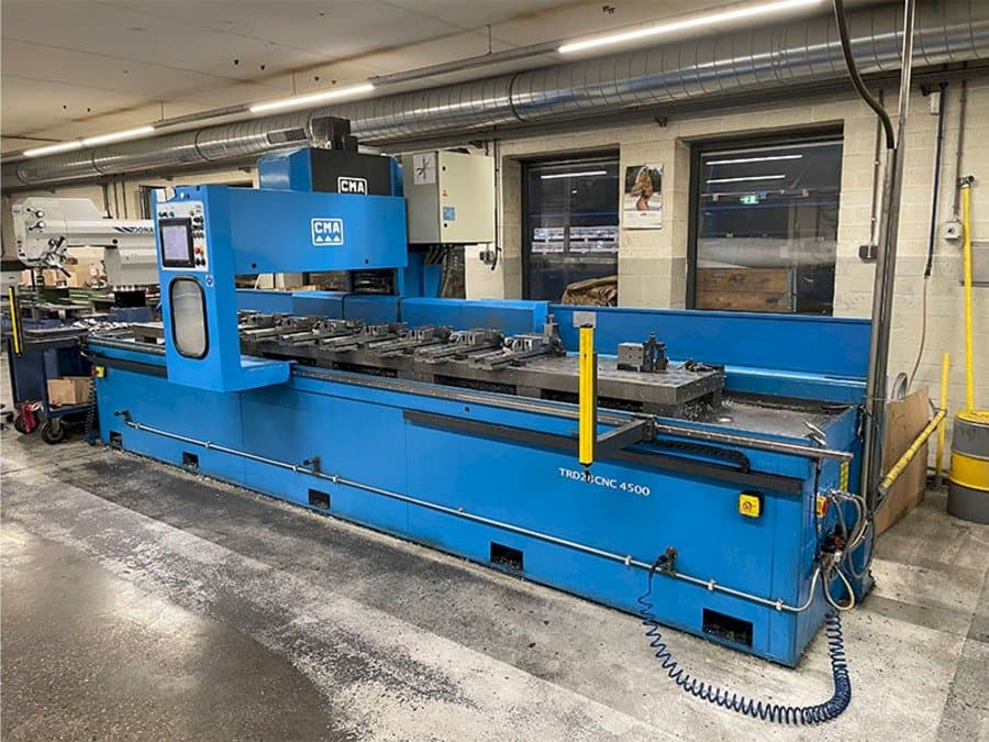 CMA TRD28CNC 4500-maskinen framifrån
