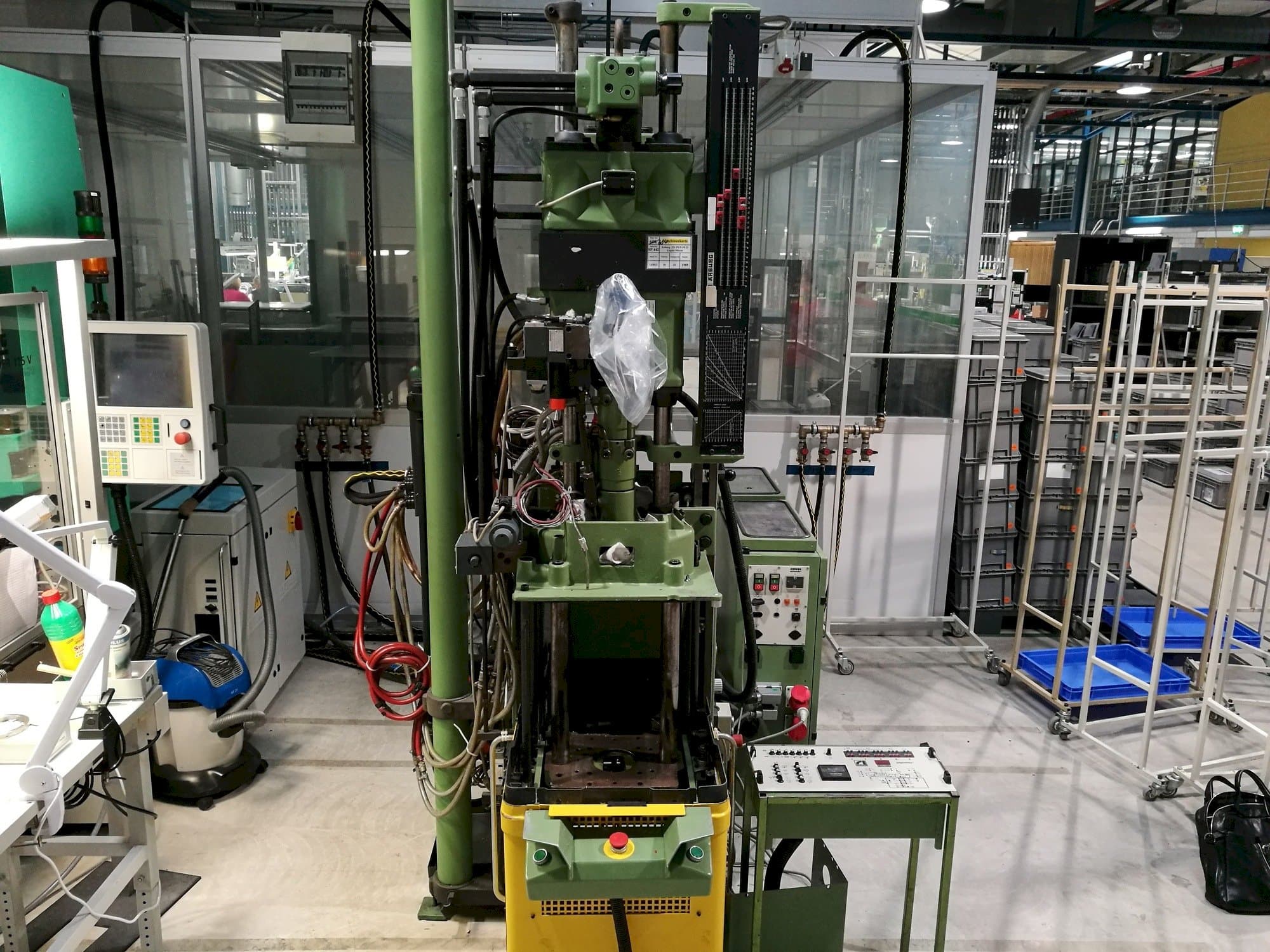 Arburg 221-75-350-maskinen framifrån