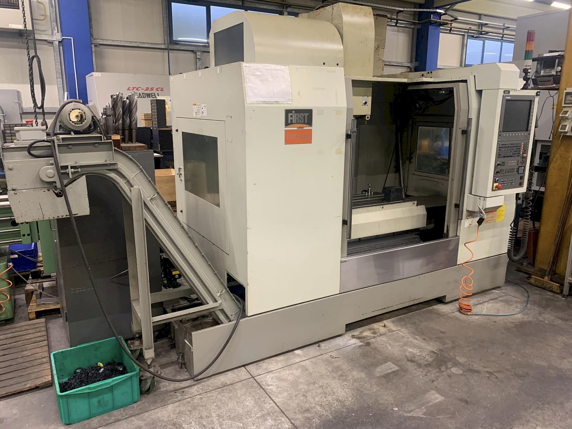 FIRST MCV 1000-maskinen framifrån